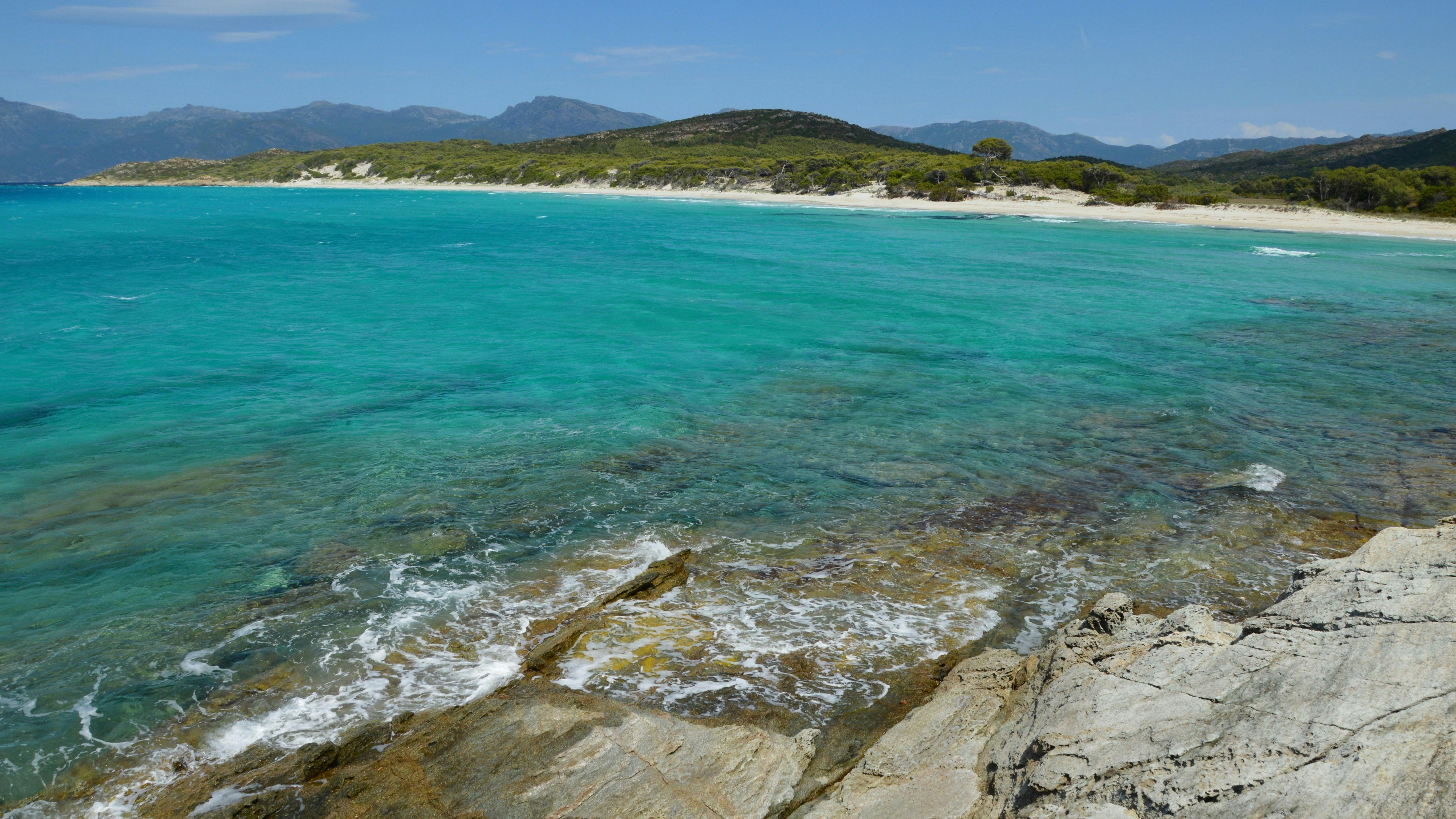 Découverte des trésors cachés de la côte corse en voilier