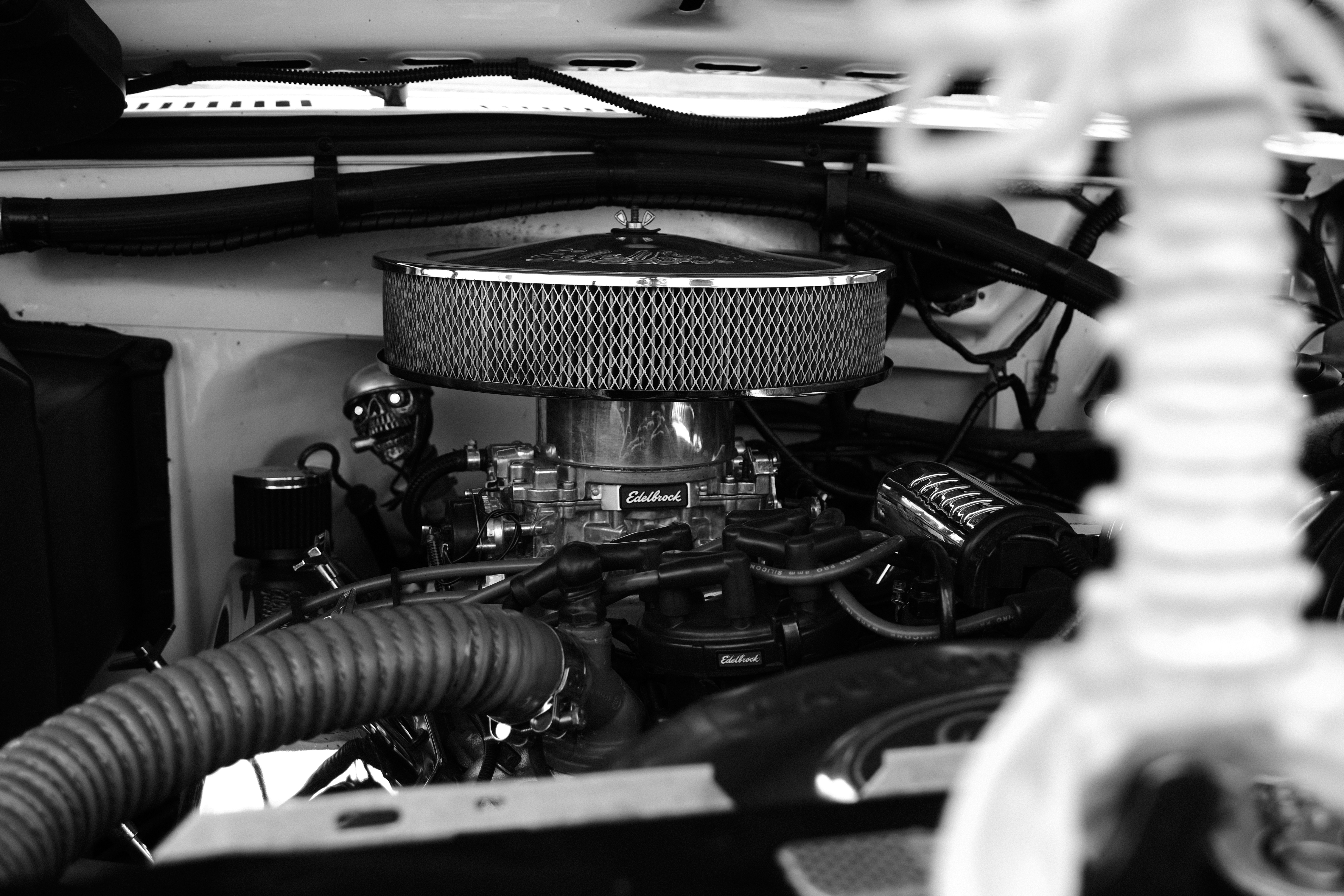 Motorraum mit Oelpflege