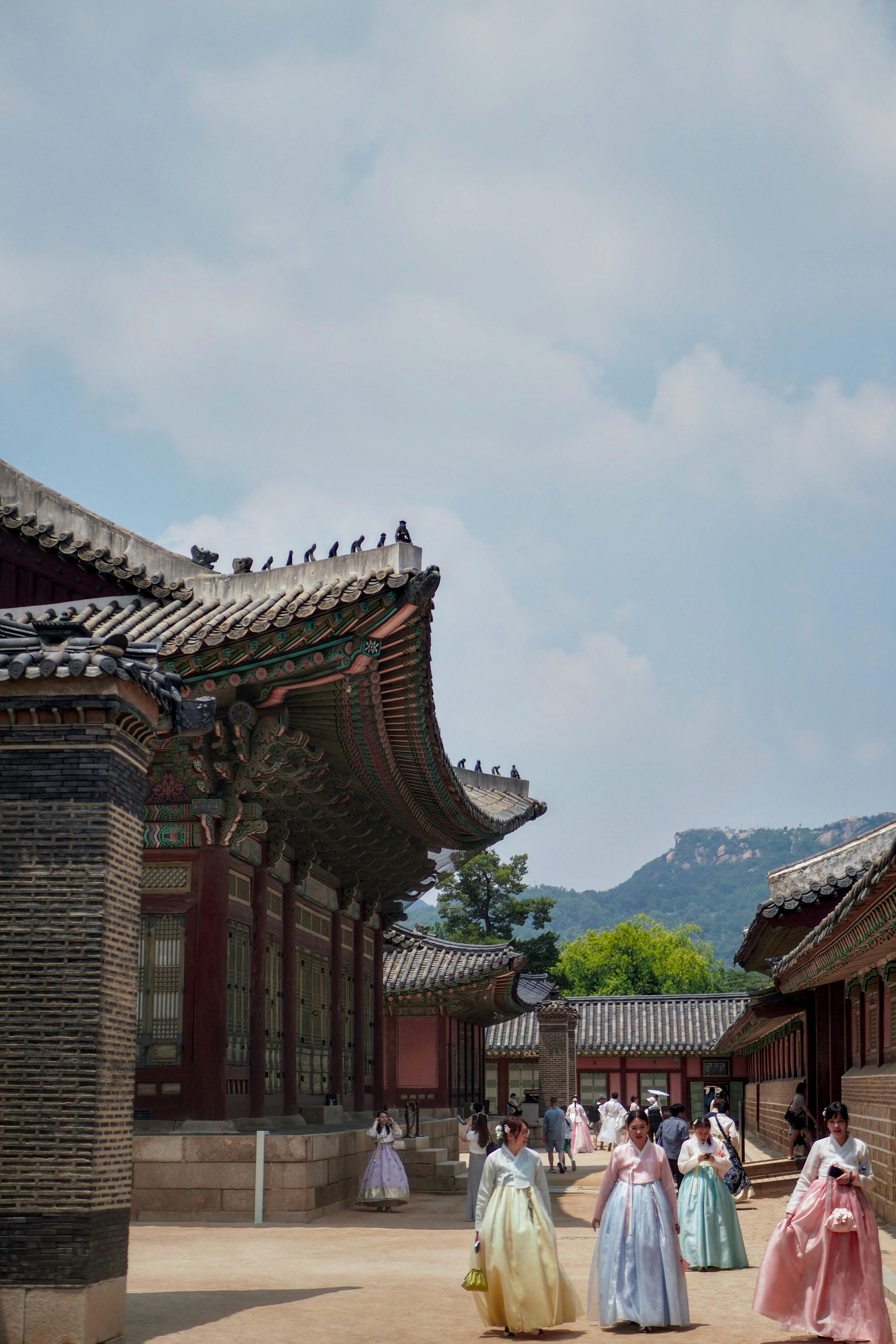 What is the best time of year to visit Seoul?