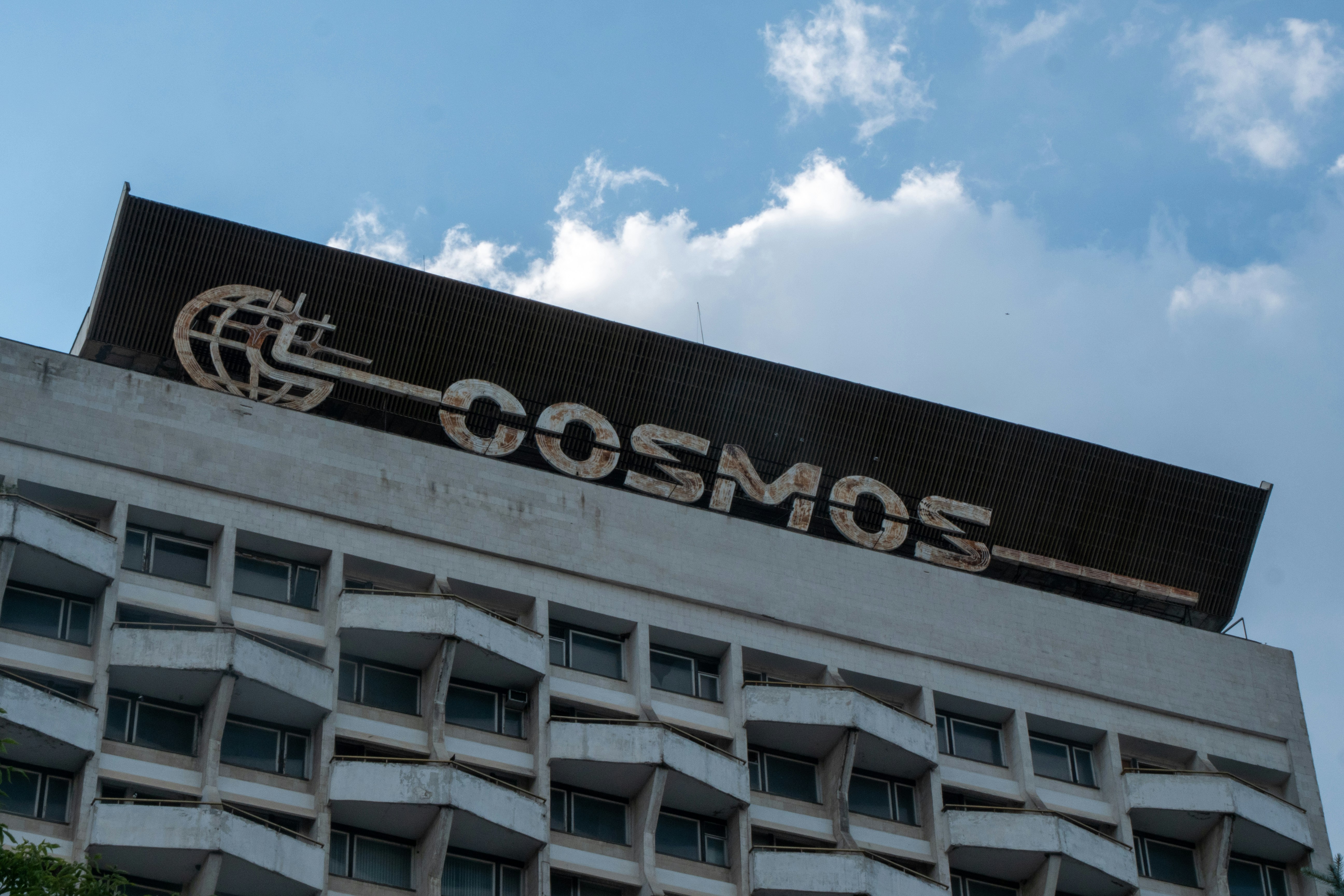 MANTRA Chain Halts After Cosmos EVM Exploit, Token Drops 18 Percent