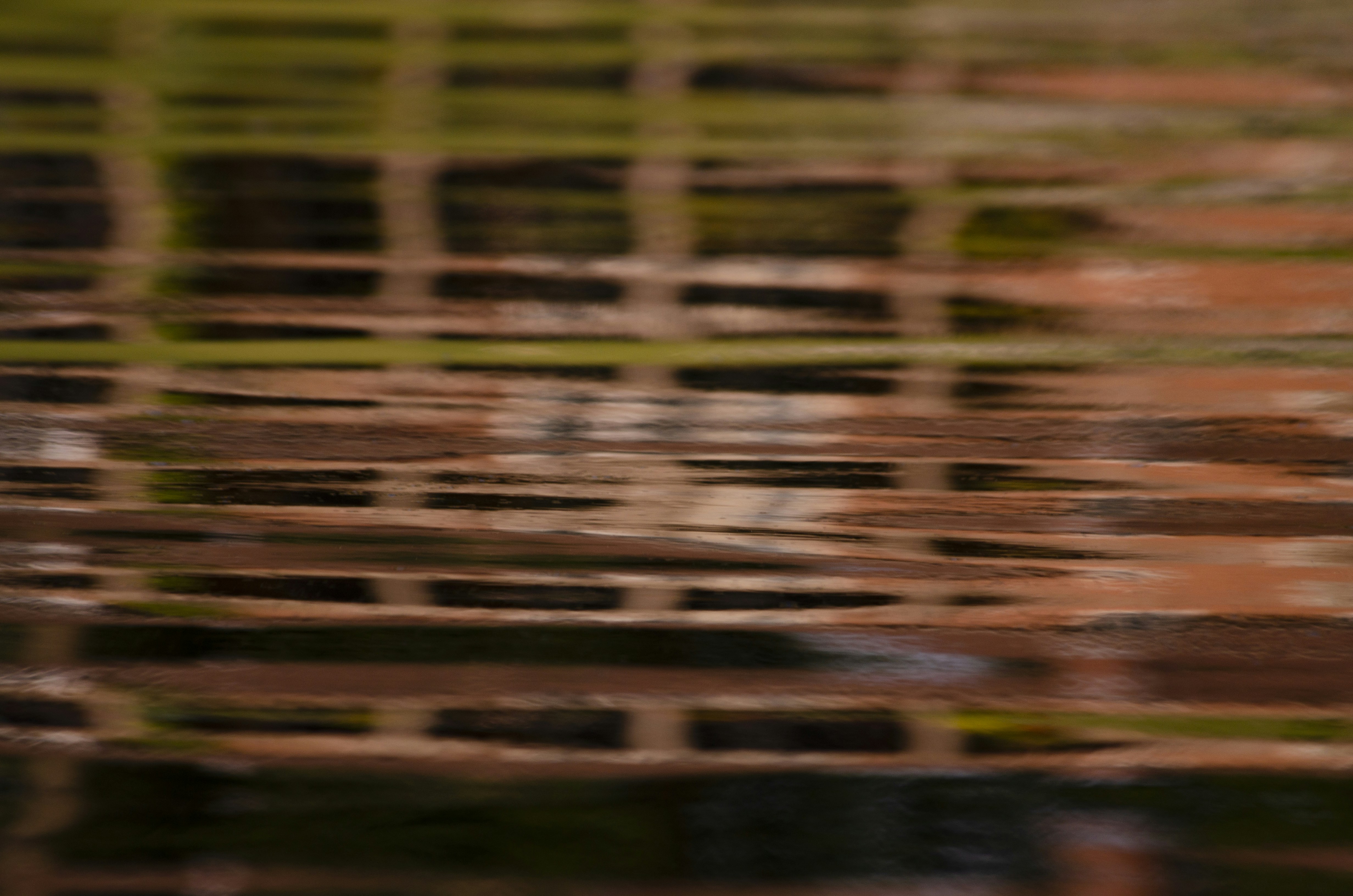 Abstract Pattern Of Blurred Green And Brown Lines 4K Wallpaper #2387