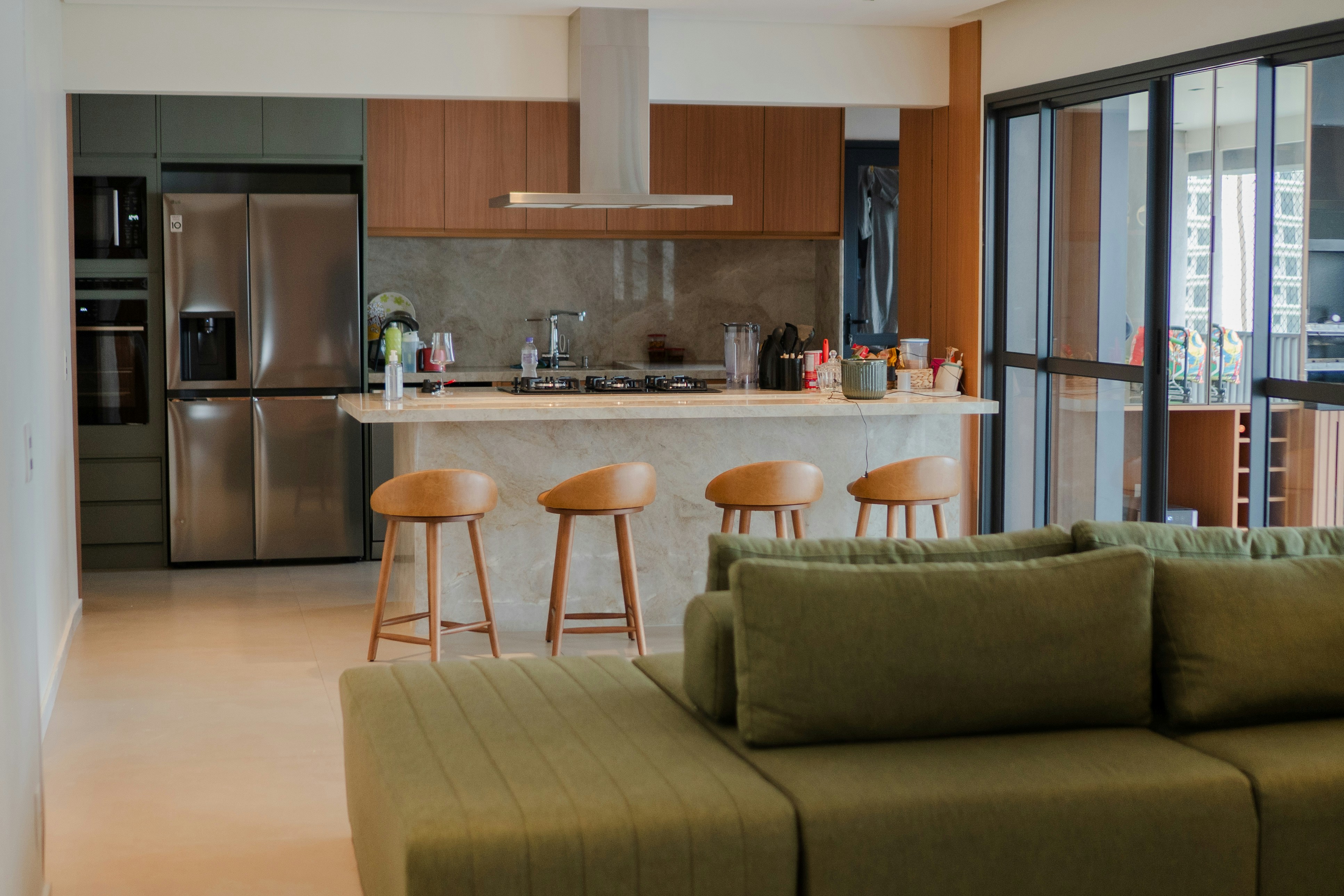 From Specialized and Broad: Locating One's Place within Commercial Catalogs