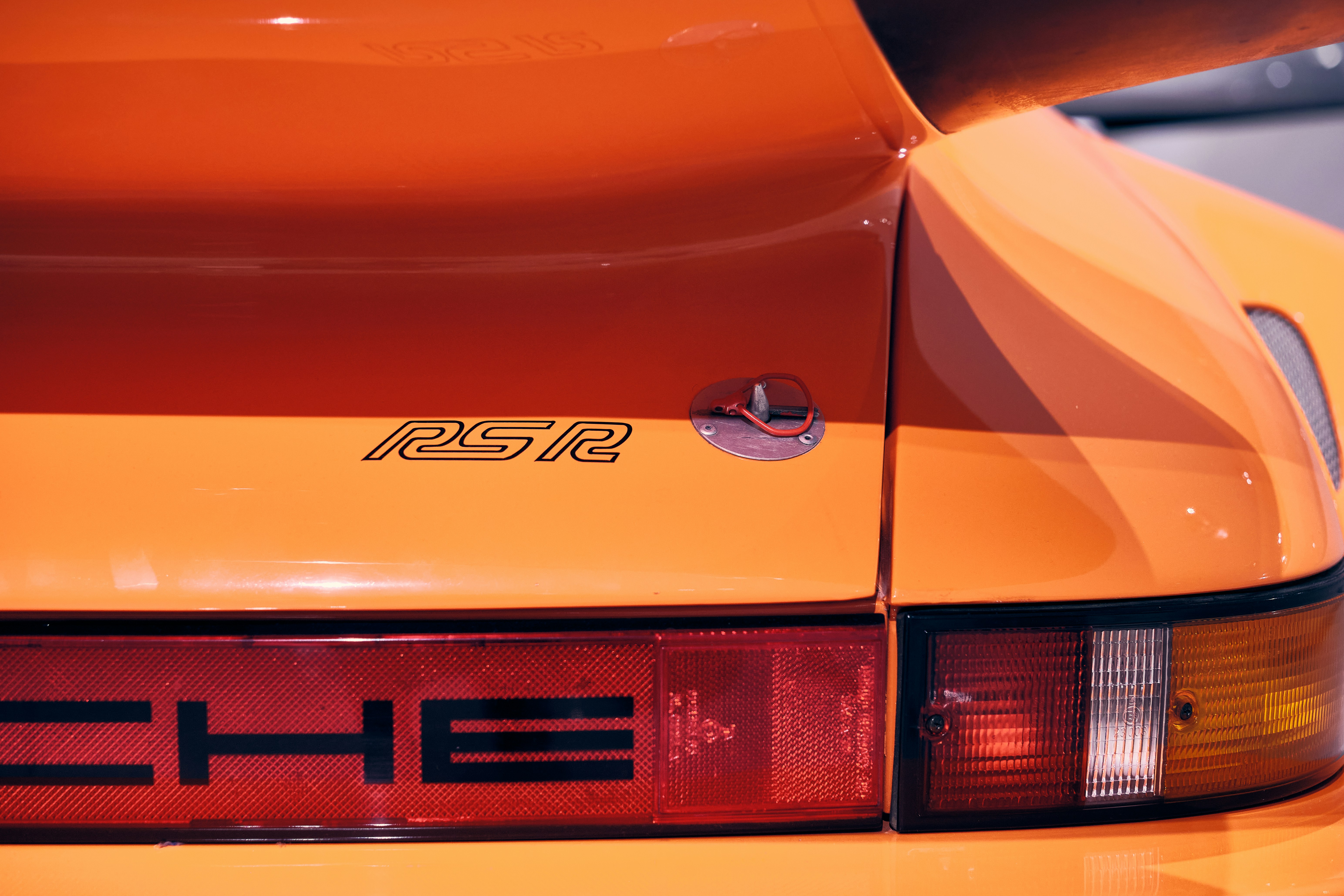 Cars Orange Porsche 959 Car Rear With Taillight And Emblem. 4K Wallpaper #2376