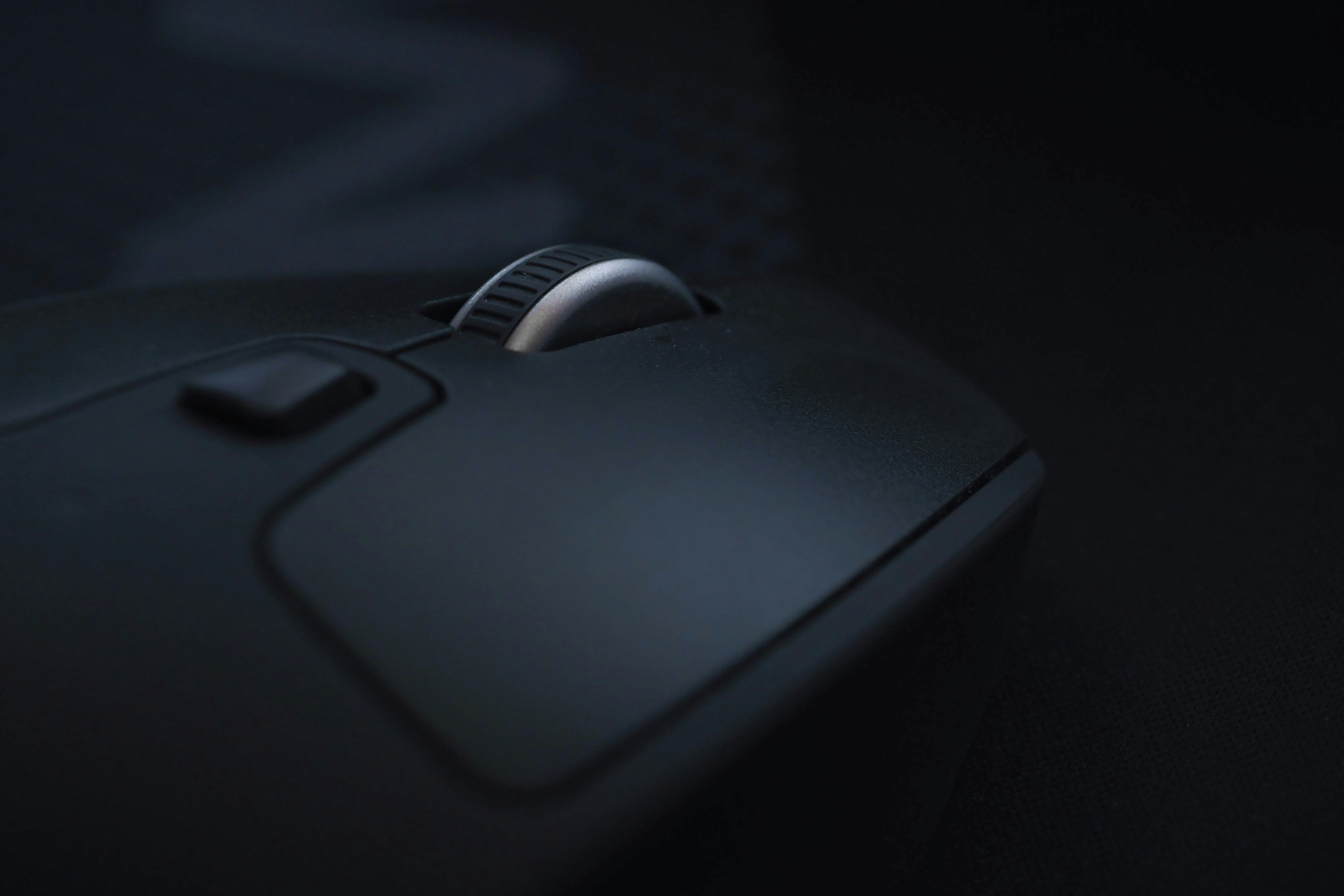 Gaming A Black Computer Mouse With A Silver Scroll Wheel. Full HD Wallpaper #2818