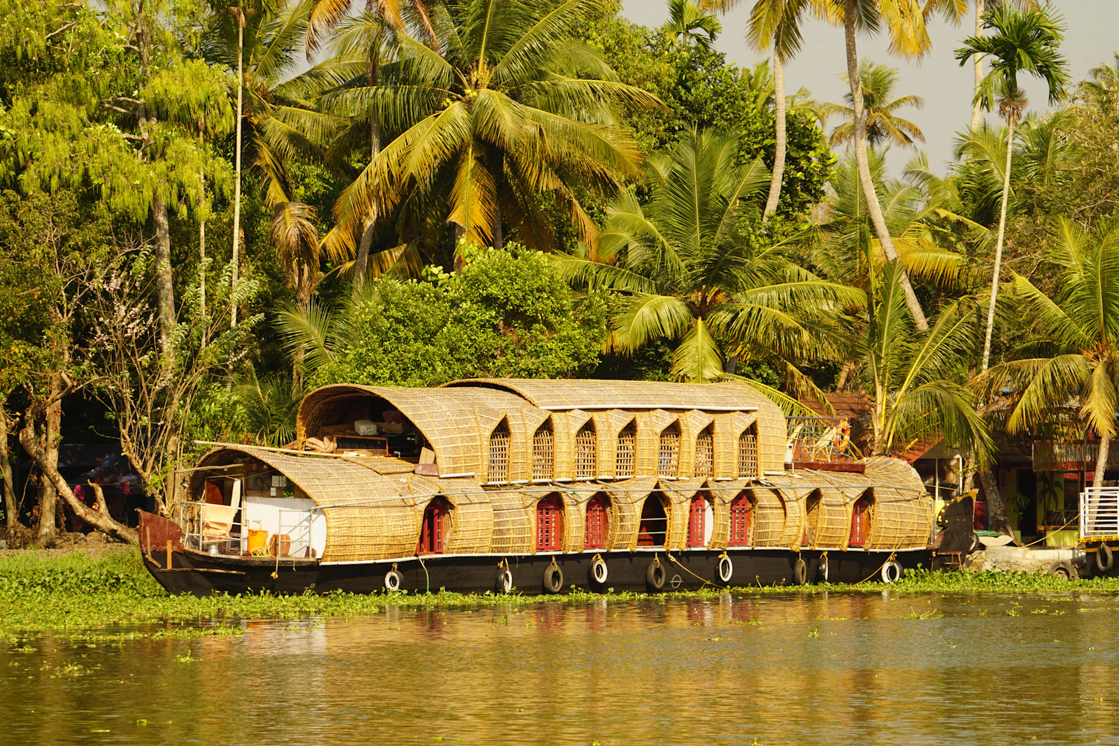 Kerala, Private houseboat overnight