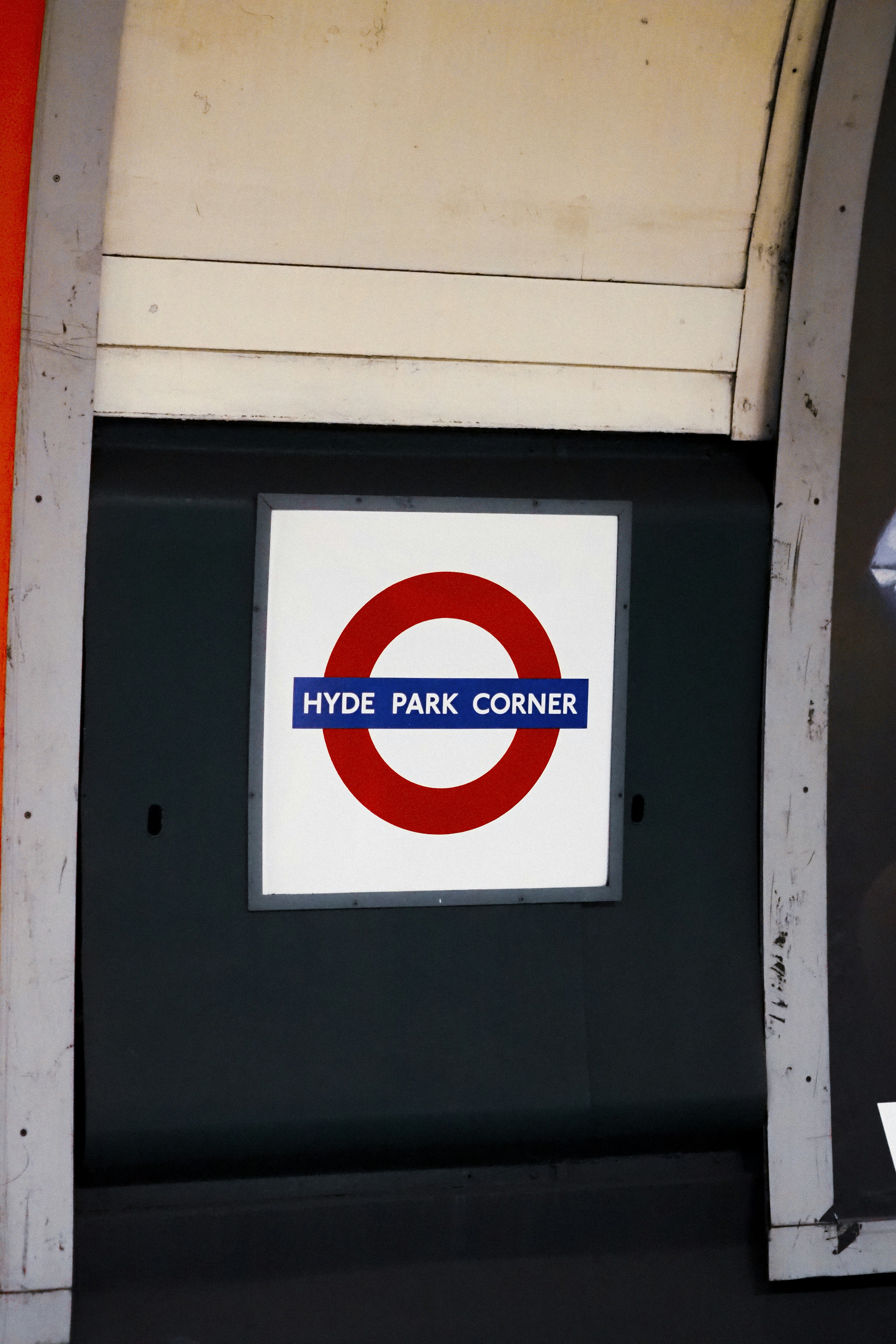 Un cartello della metropolitana di Londra per Hyde Park Corner.
