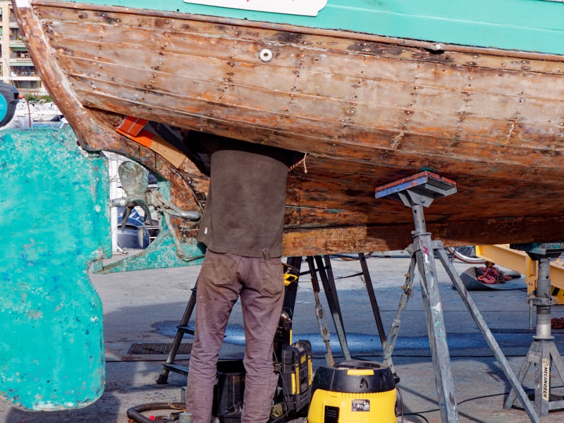 Agent / Agente de maintenance nautique