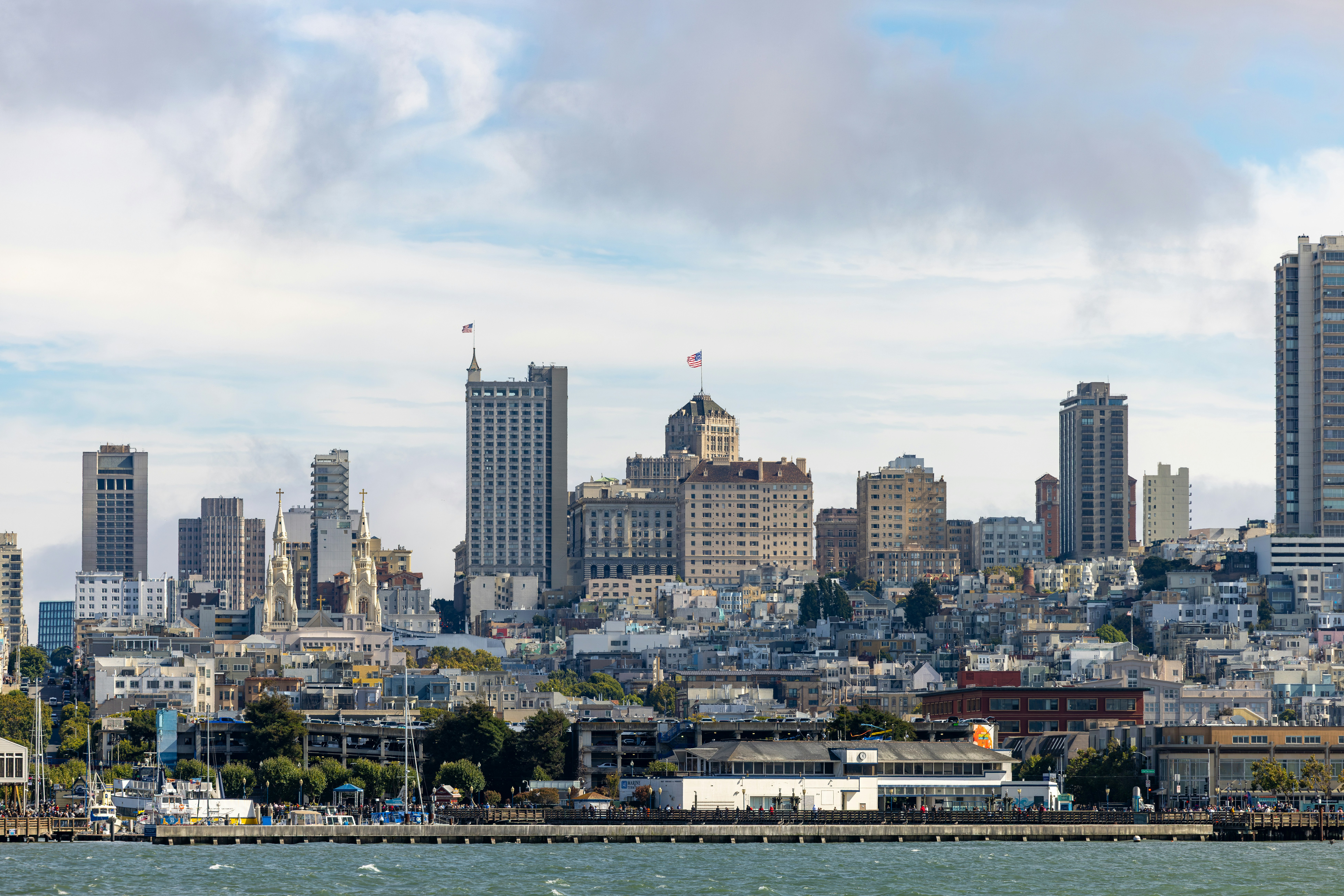 City San Francisco Skyline With Tall Buildings And Waterfront. 4K Wallpaper #3536