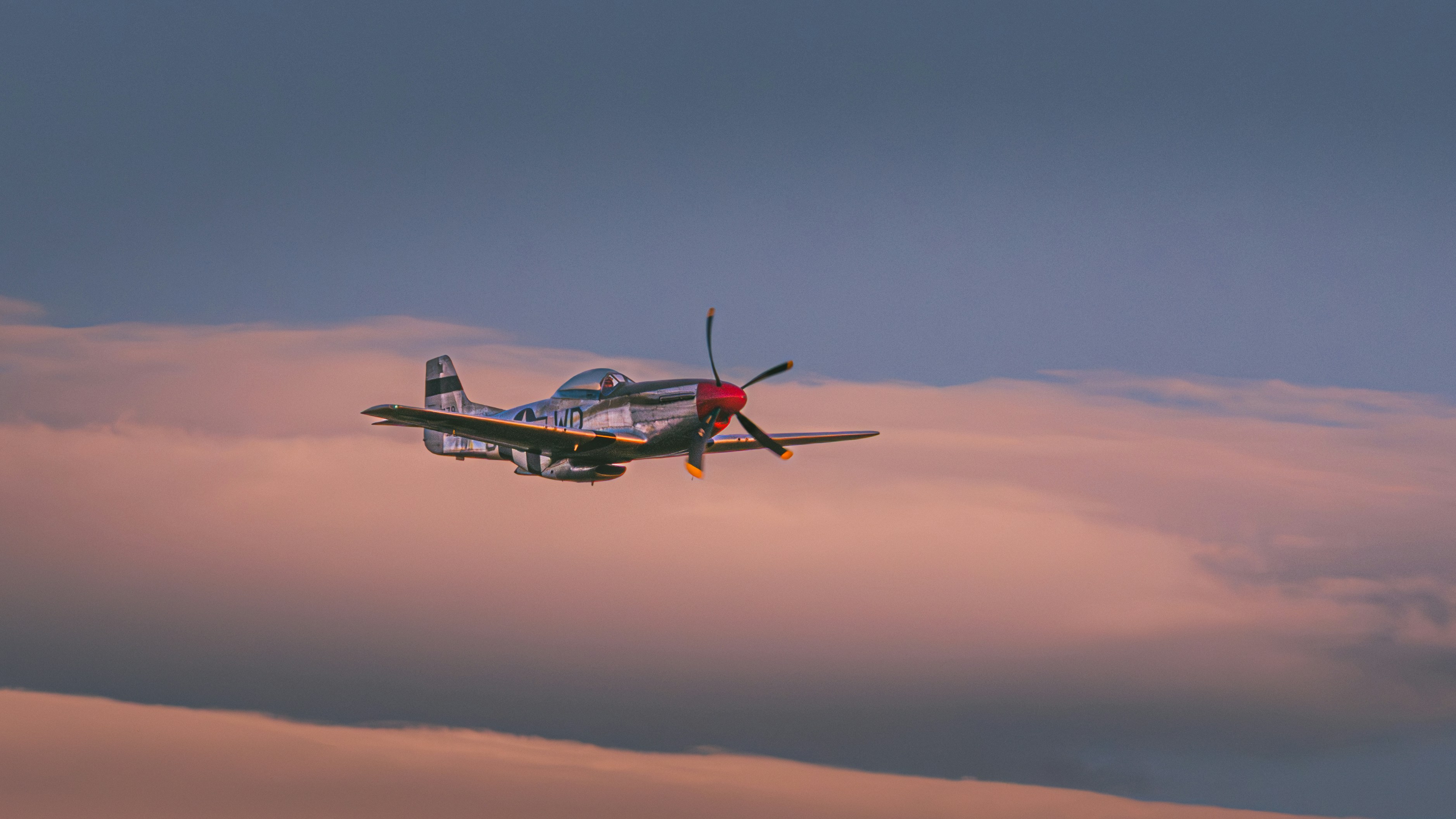 Technology A Vintage Aircraft On Display During An Aviation Event, Capturing The Timeless Beauty And Heritage Of Classic Aviation. Full HD Wallpaper #2805