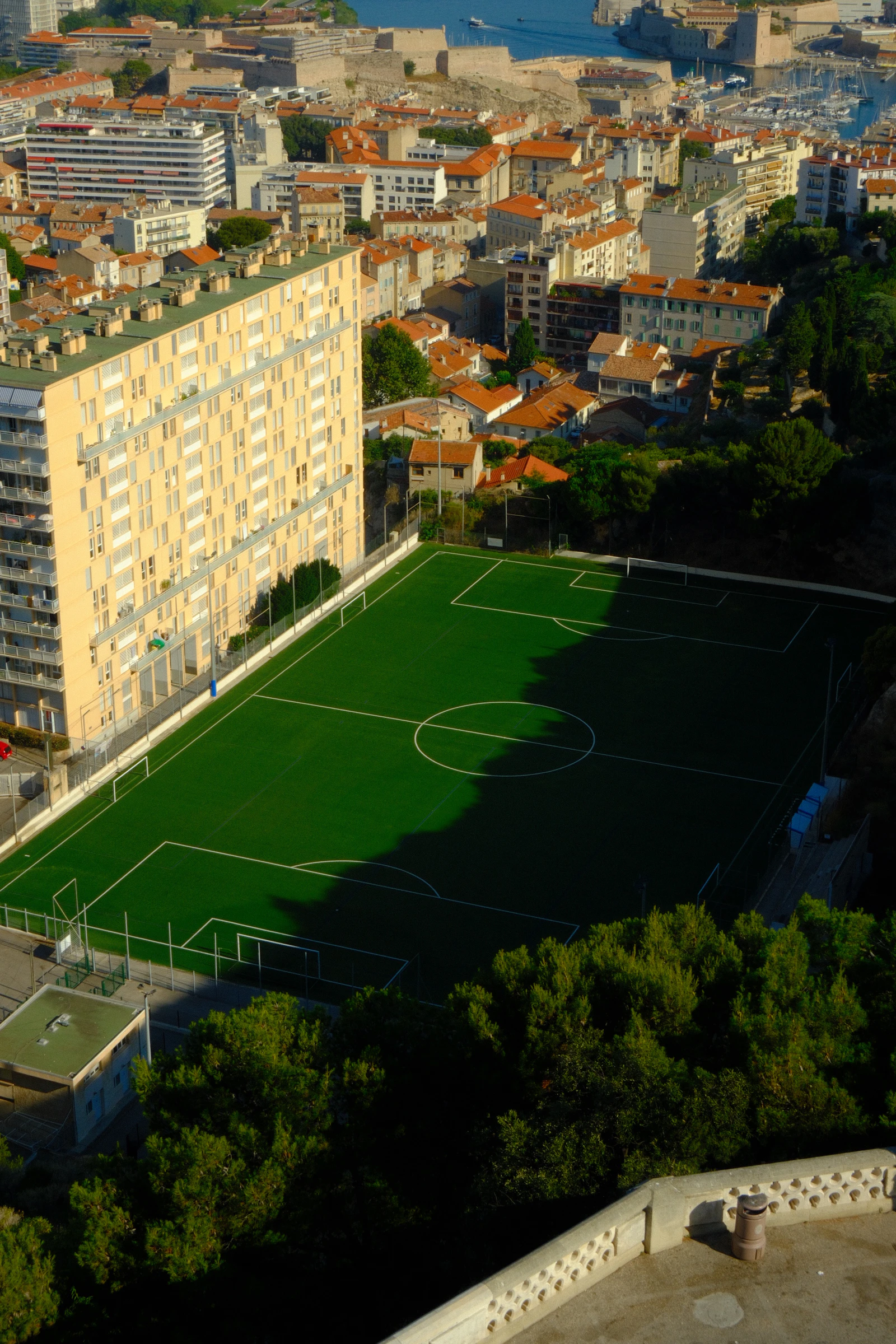 Cancha multiusos urbana