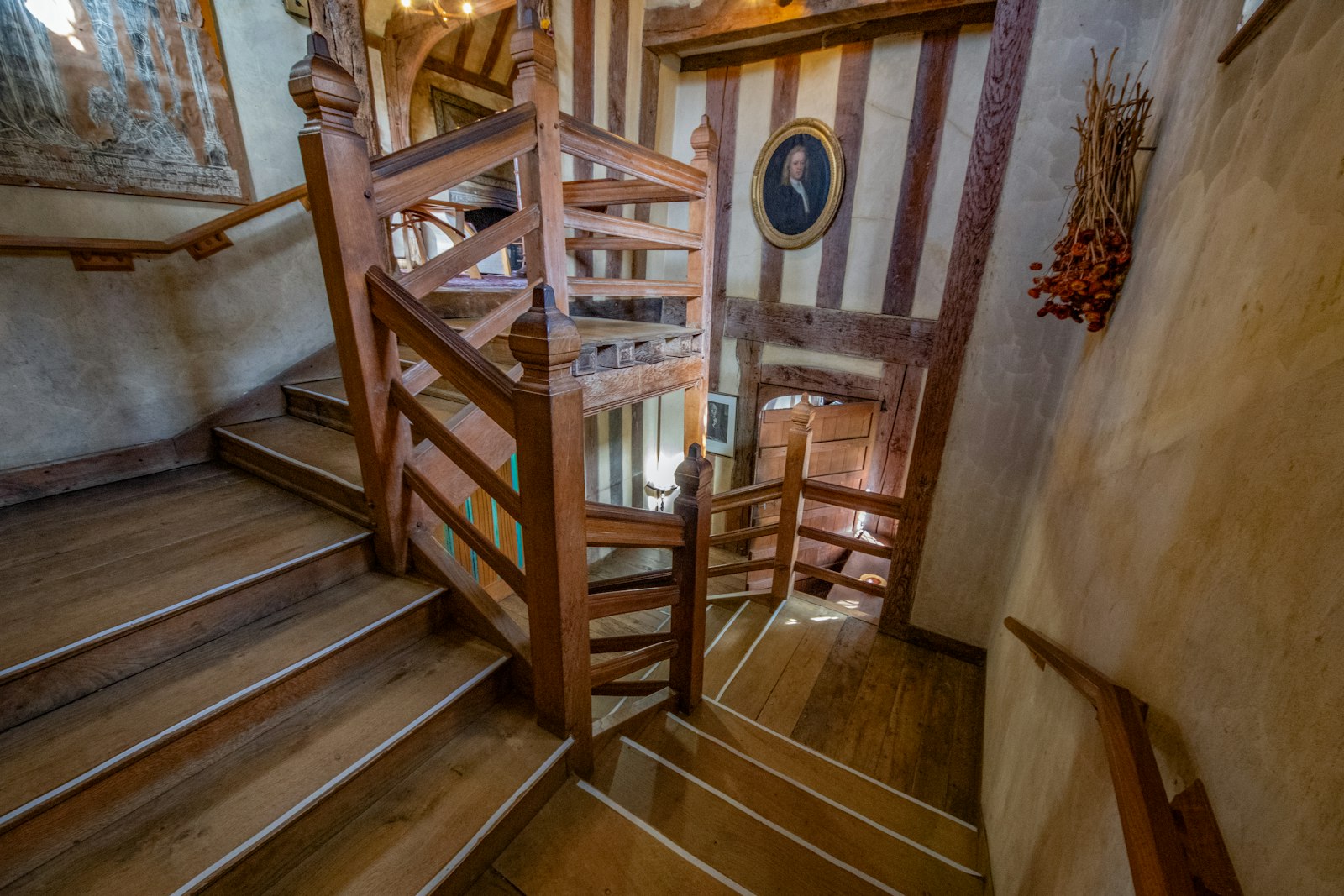 L'escalier de bois et son garde-corps d'origine