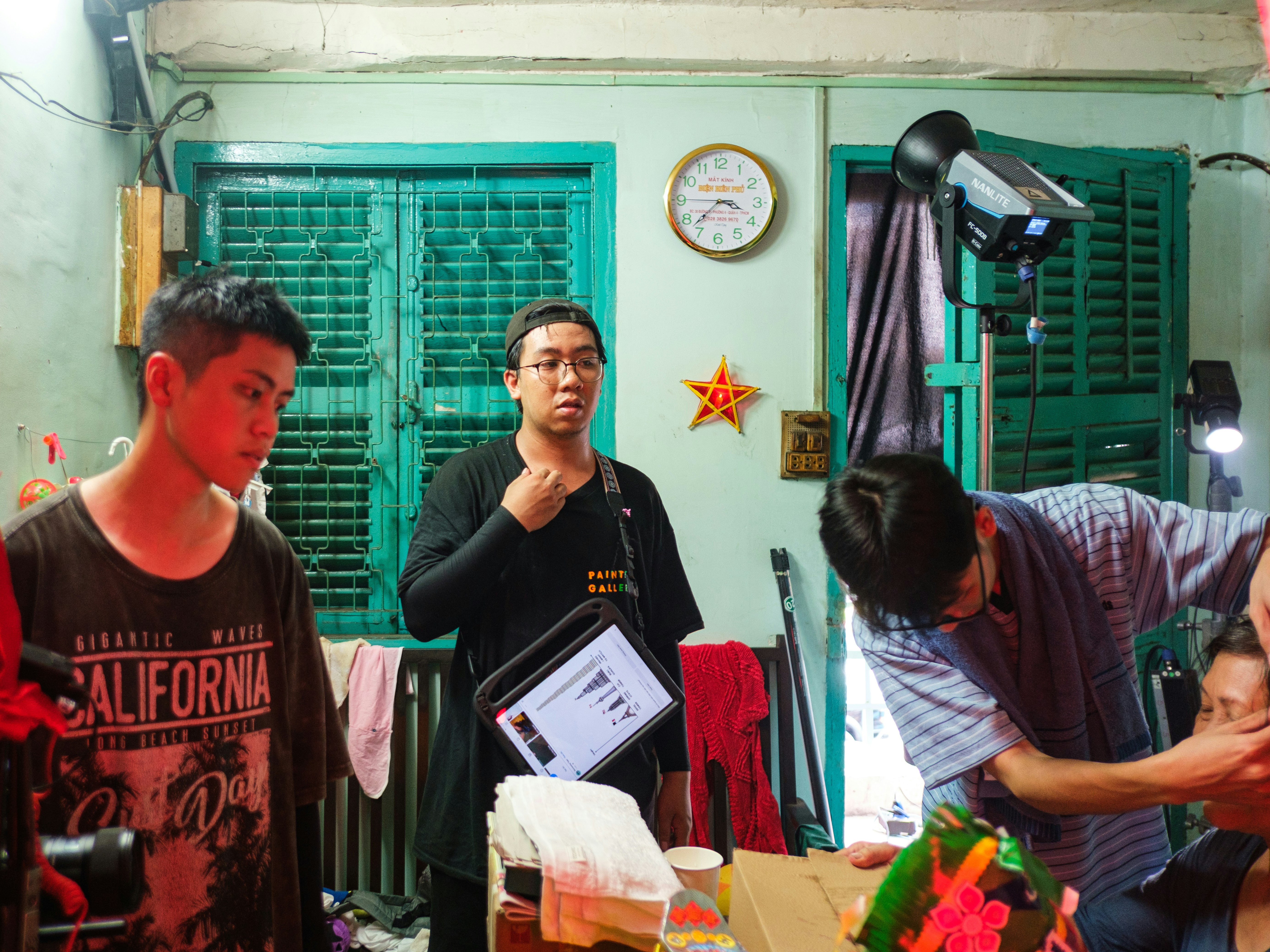 Barbershop team discussing techniques