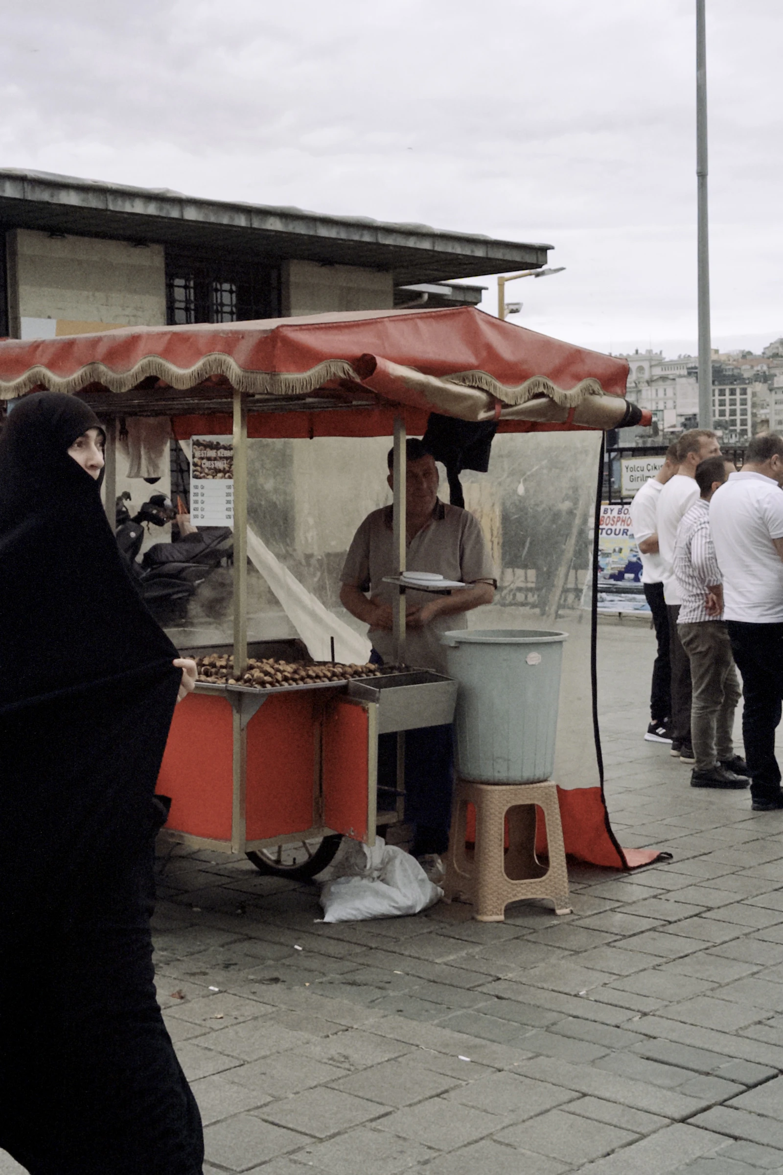 Tangchao Lizi (糖炒栗子) — Sugar-Roasted Chestnuts — street food from Hebei, China