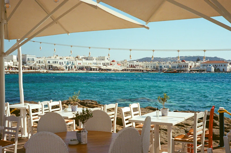 Terraza del restaurante frente al mar