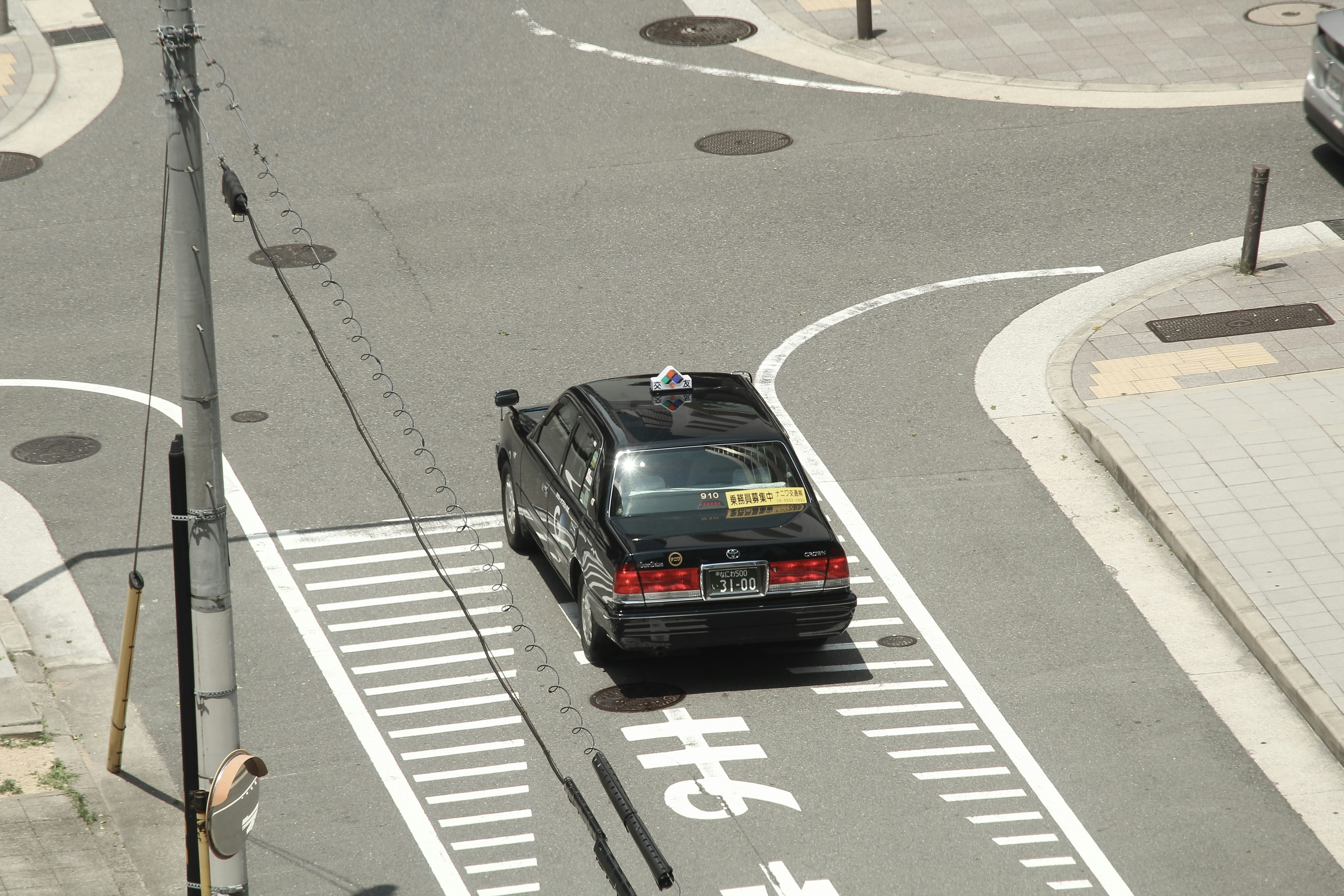Getting Around Le Petit-Quevilly: Transport Guide (2026)