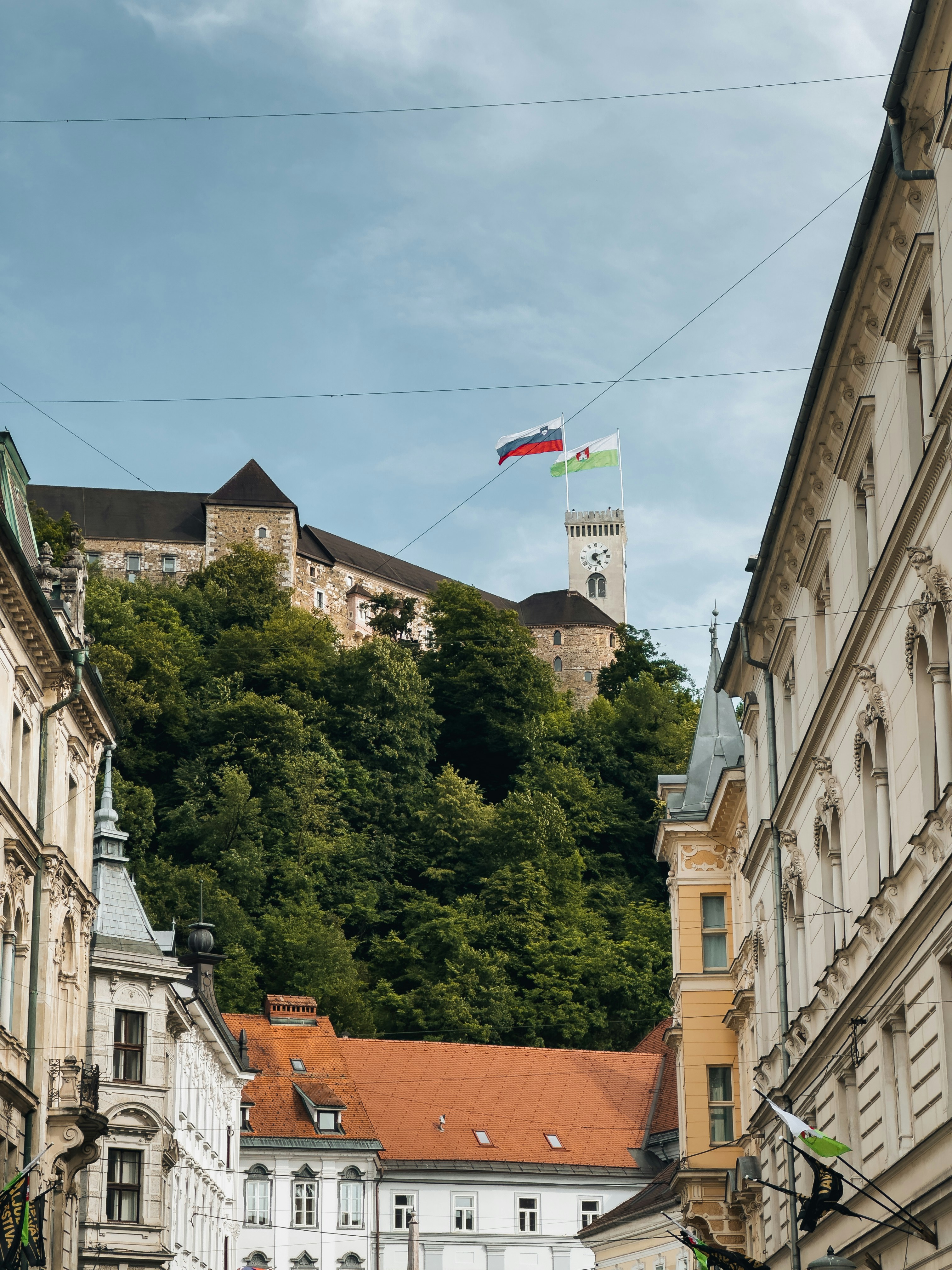 Ljubljana with kids family sightseeing Slovenia - Photo from Unsplash
