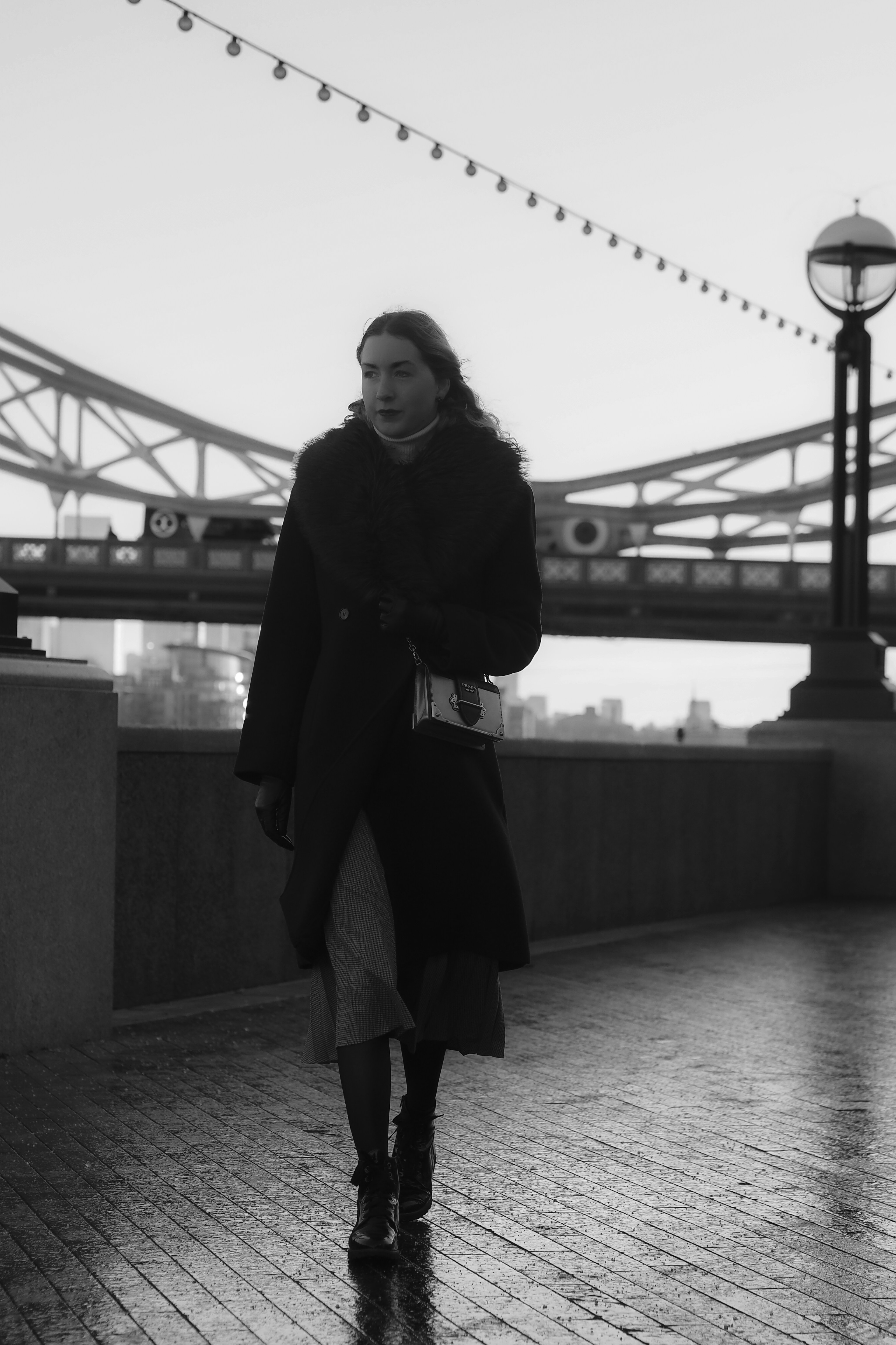 winter city street fashion, wallpaper, Best Outfits for Winter City Sightseeing: Stylish Comfort Tips 4