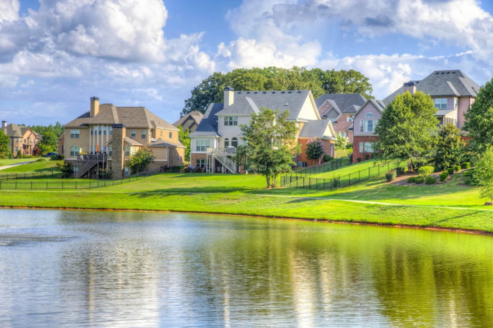 5 Curb Appeal Fixes to Sell Your Lake Wildwood Home Faster