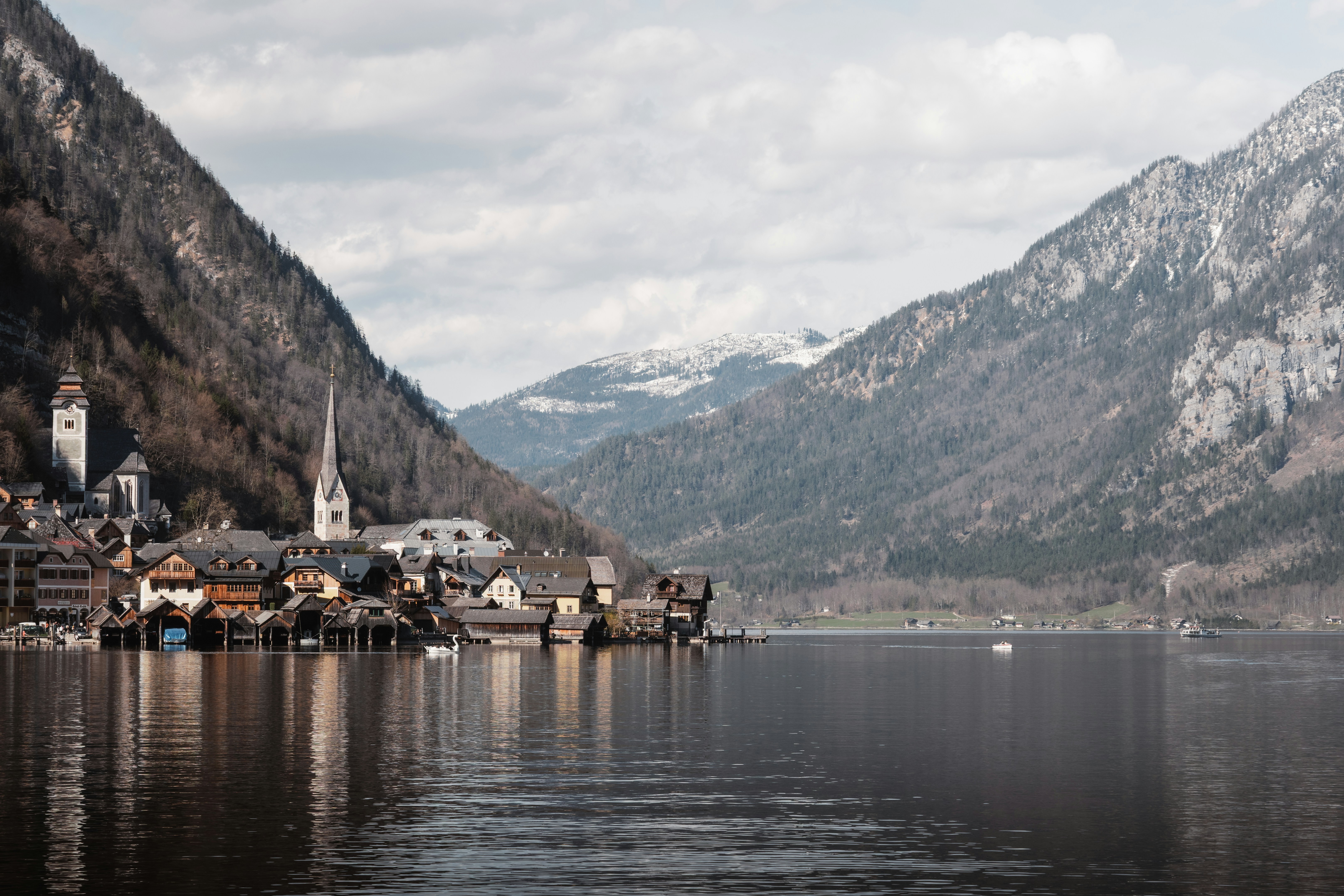 Austria with kids Hallstatt village lake and Alpine mountains - Photo from Unsplash