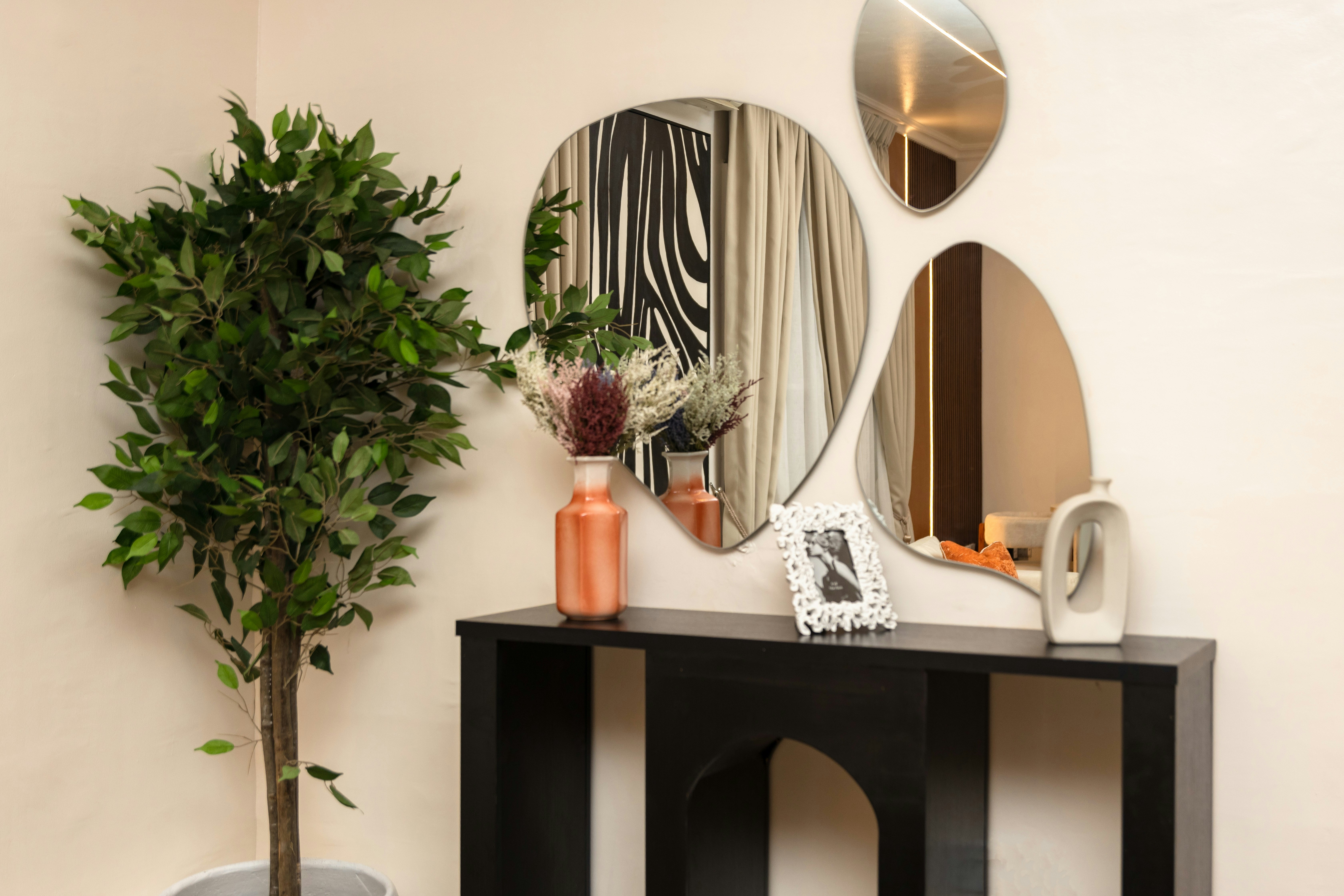 minimalist entryway console decor, wallpaper, Trending Minimalist TV Stand for Entryway: Modern Ideas 3