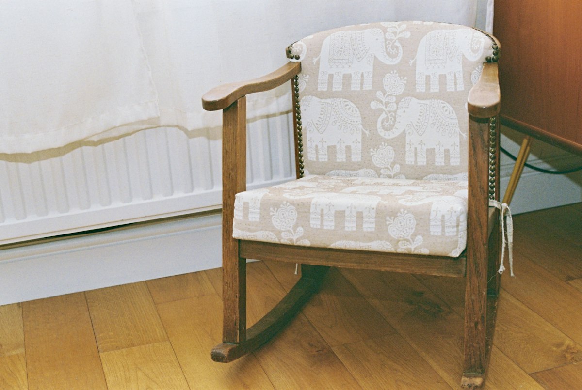 Accent chair bedroom reading nook cozy