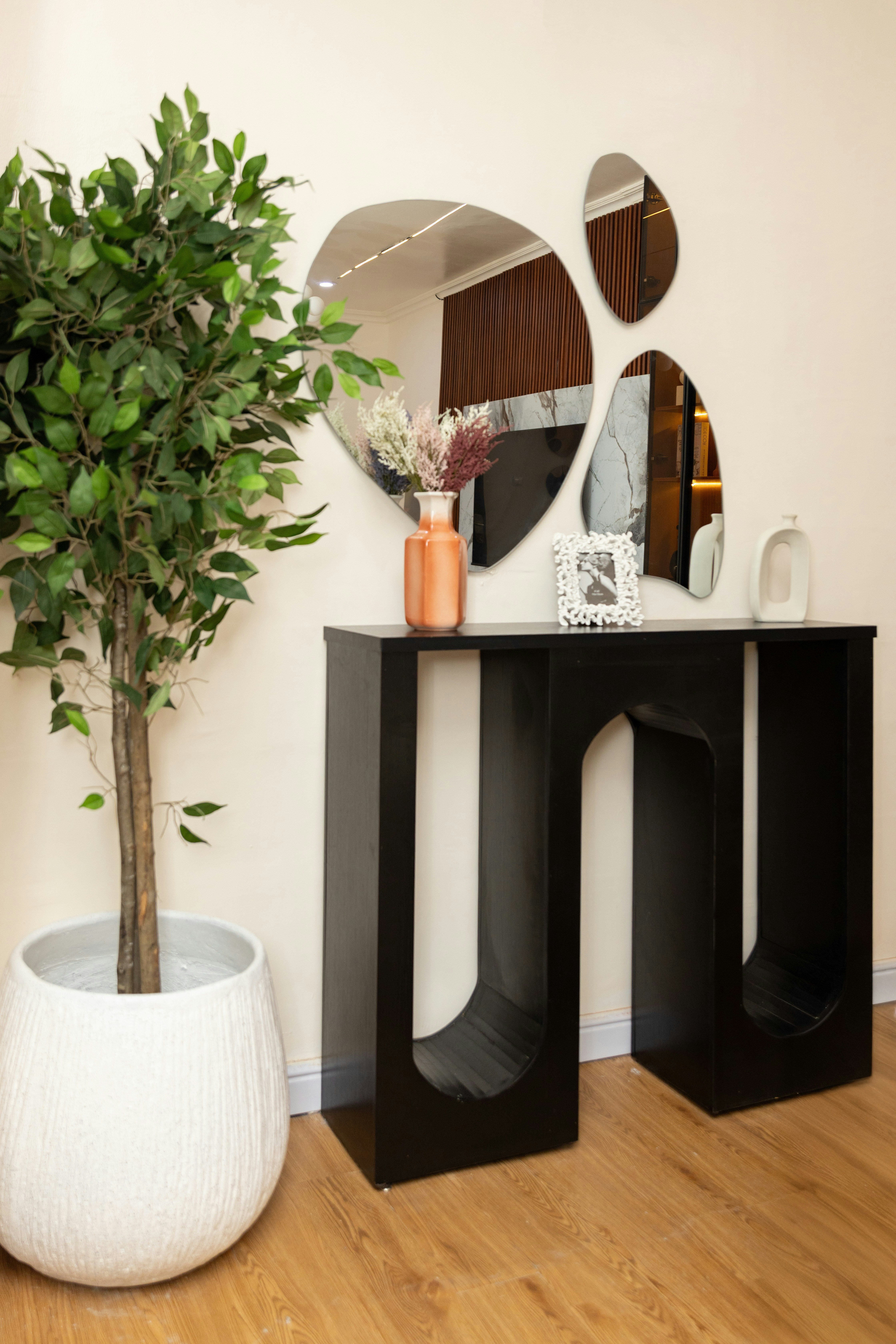 minimalist entryway console decor, wallpaper, Trending Minimalist TV Stand for Entryway: Modern Ideas 6