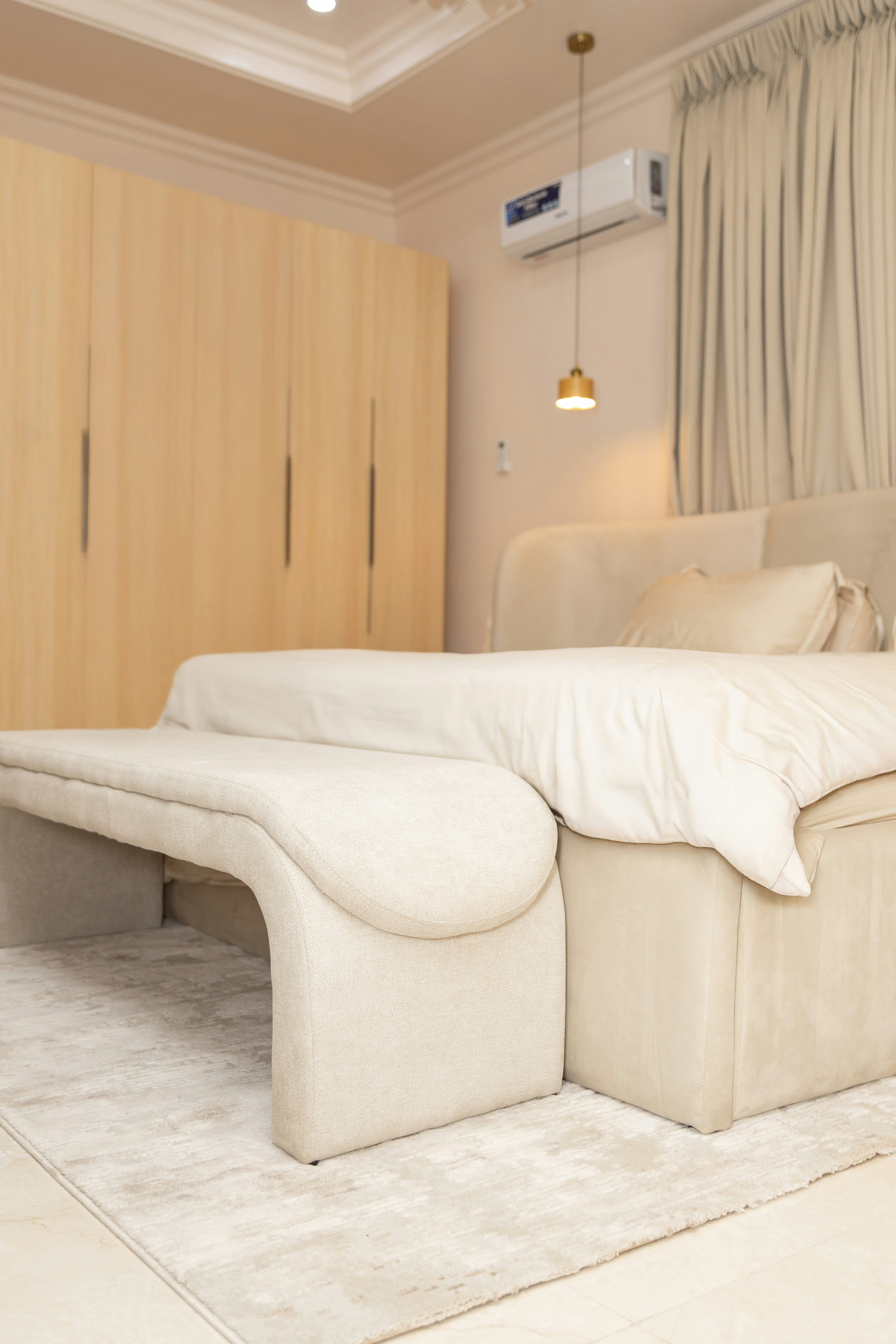 minimalist bedroom rug, wallpaper, Trending Minimalist Area Rugs for Master Bedroom 3