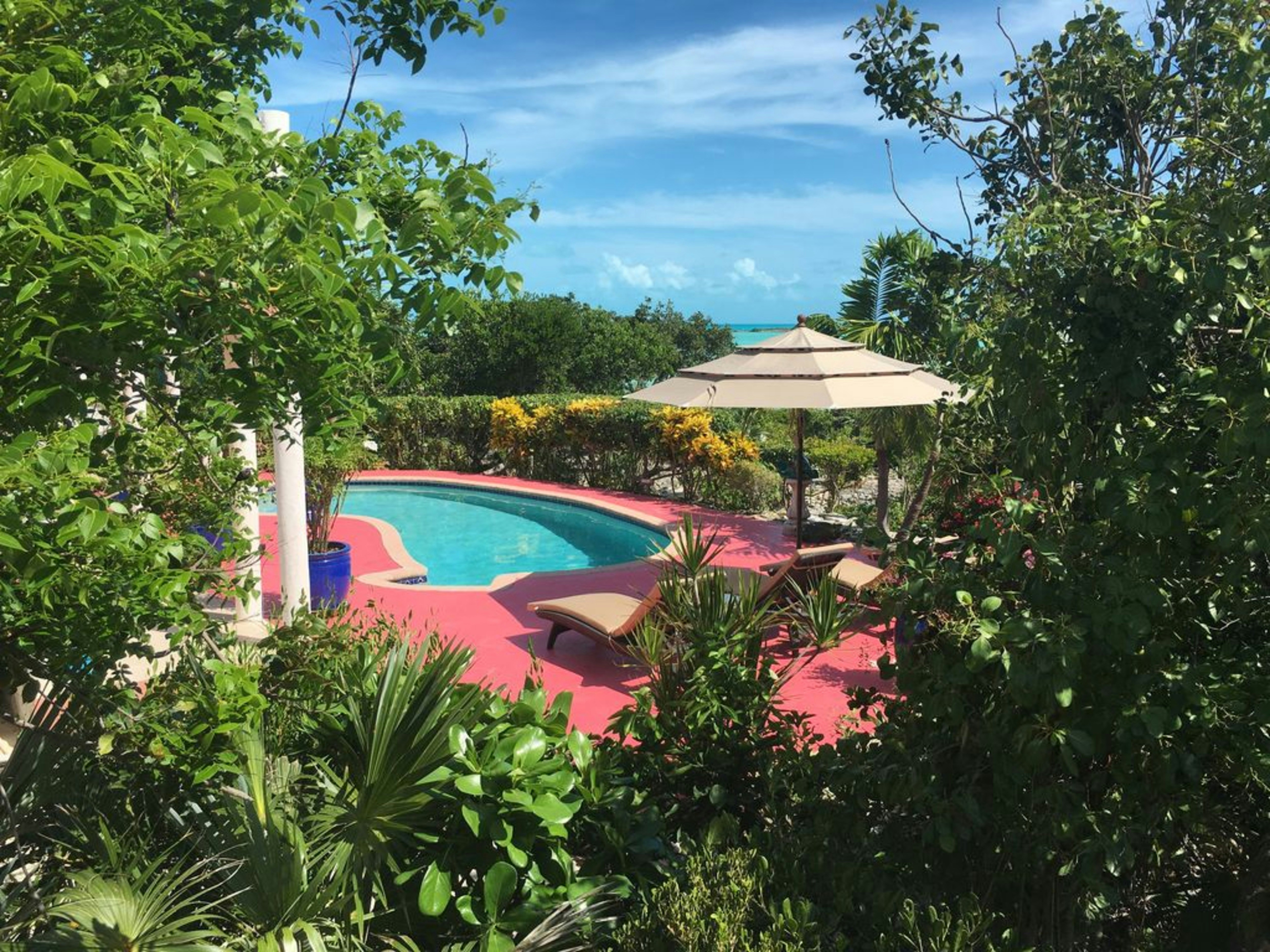 Villa Celeste — Cliffside Infinity Pool