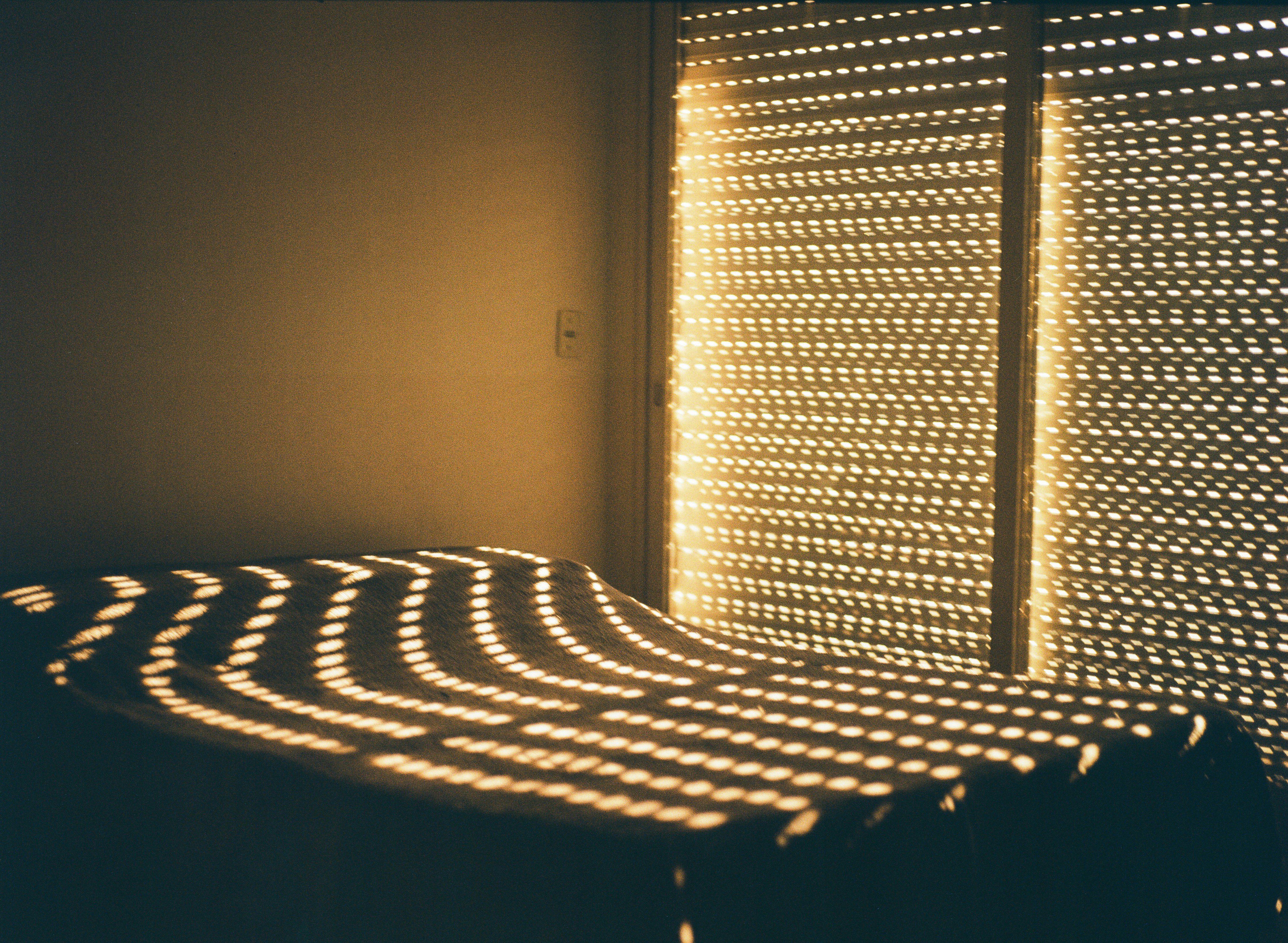 Benzi LED decorative și iluminat ambiental