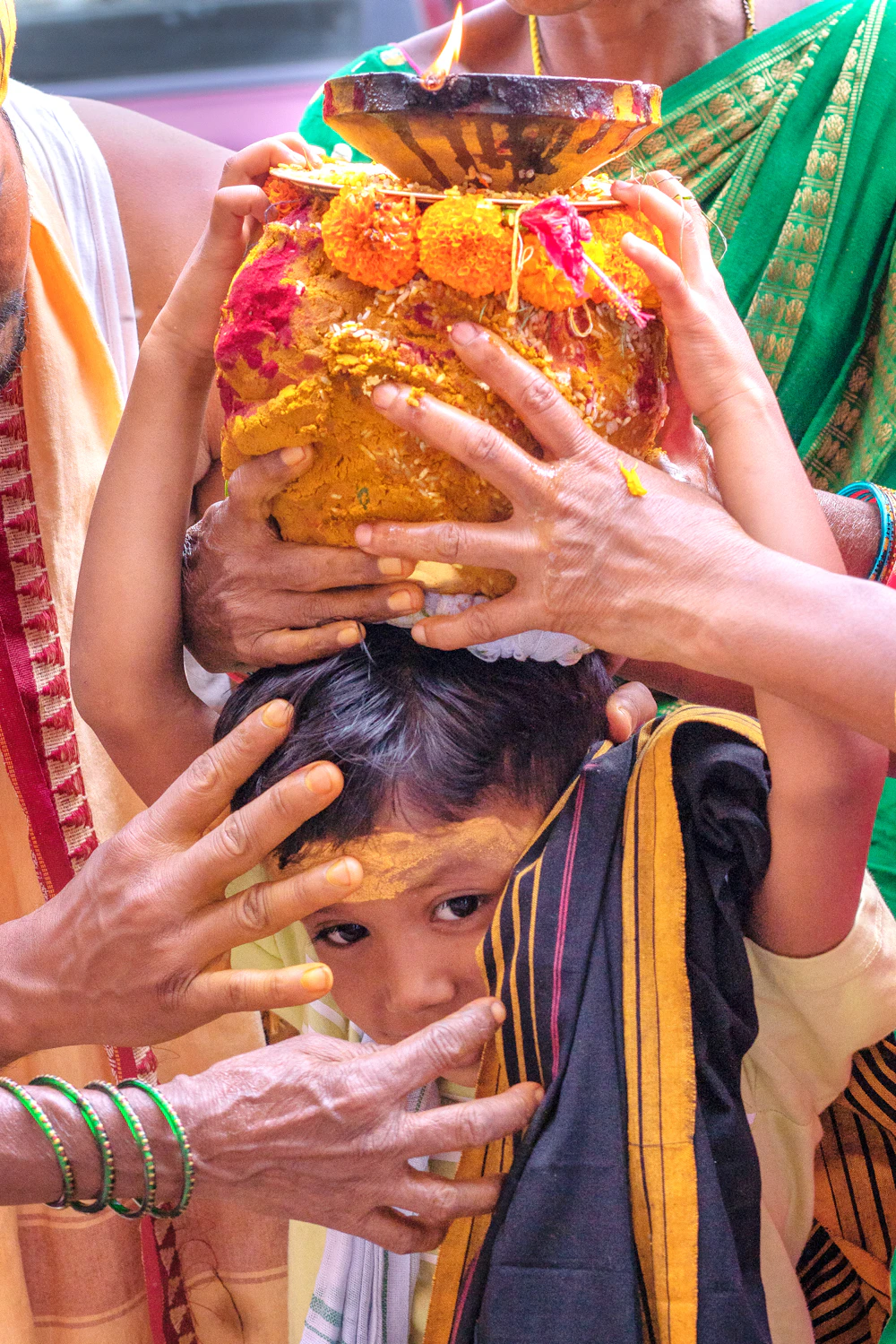 करवा चौथ व्रत कथा: तीन कहानियां, एक व्रत — photograph 2