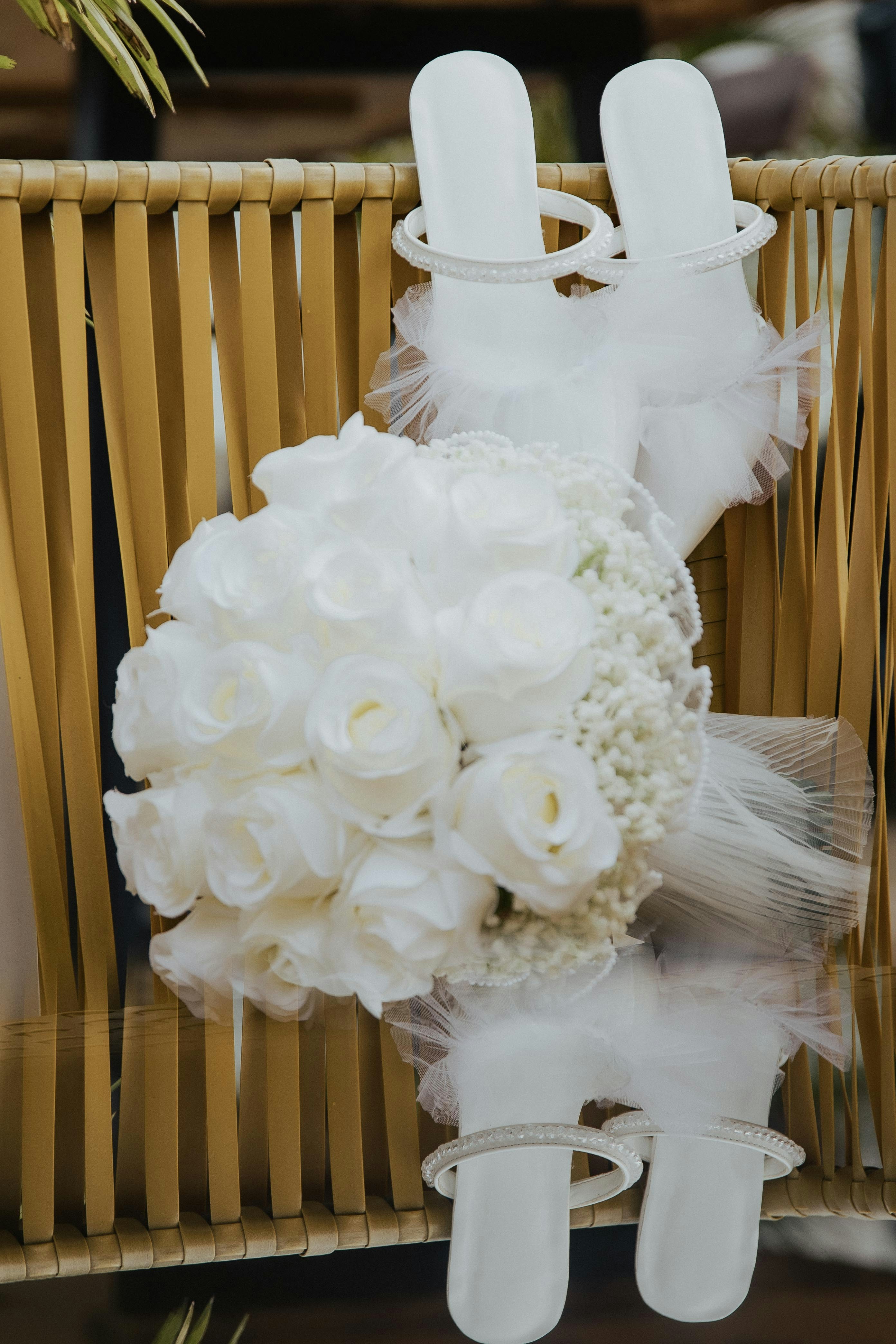 Stem-First Summer Weddings: Why the Foam Dome Is Out and the Cutting Garden Is In