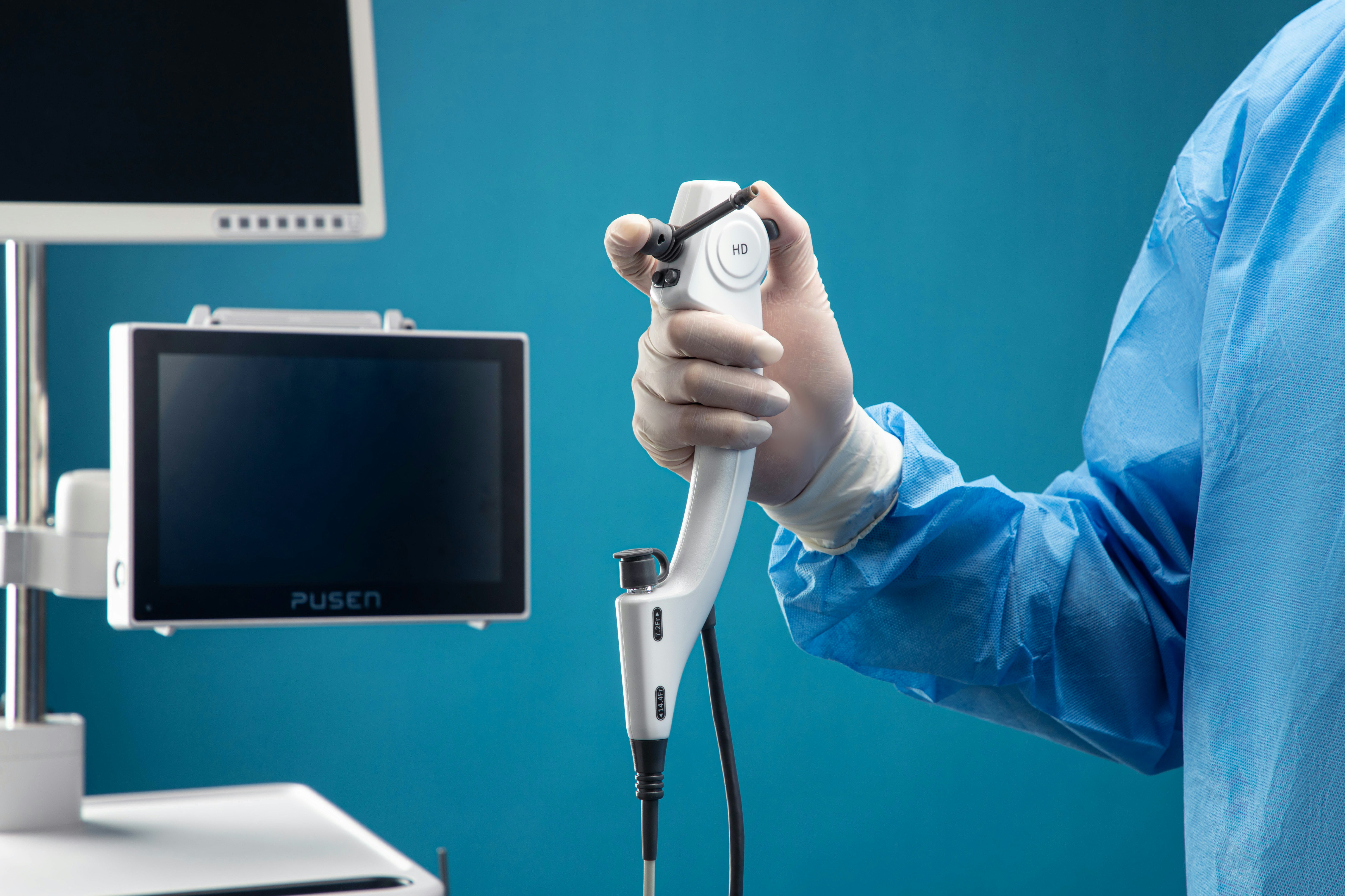 Robotic-assisted endoscopic submucosal dissection achieves 98.2% en-bloc and 96.8% R0 resection rates in GI neoplasms