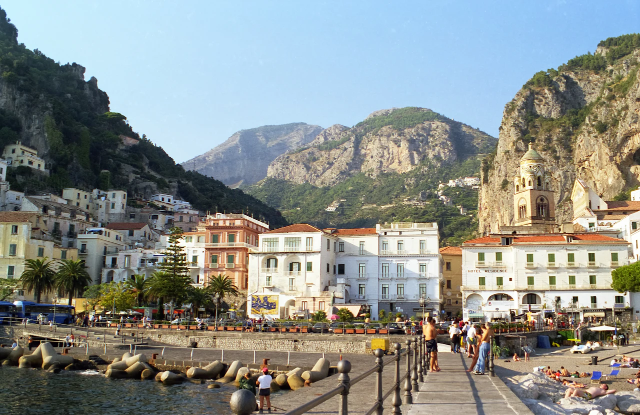Côte amalfitaine sans voiture: bases, ferries et timing réaliste, guide de destination Tripnatic