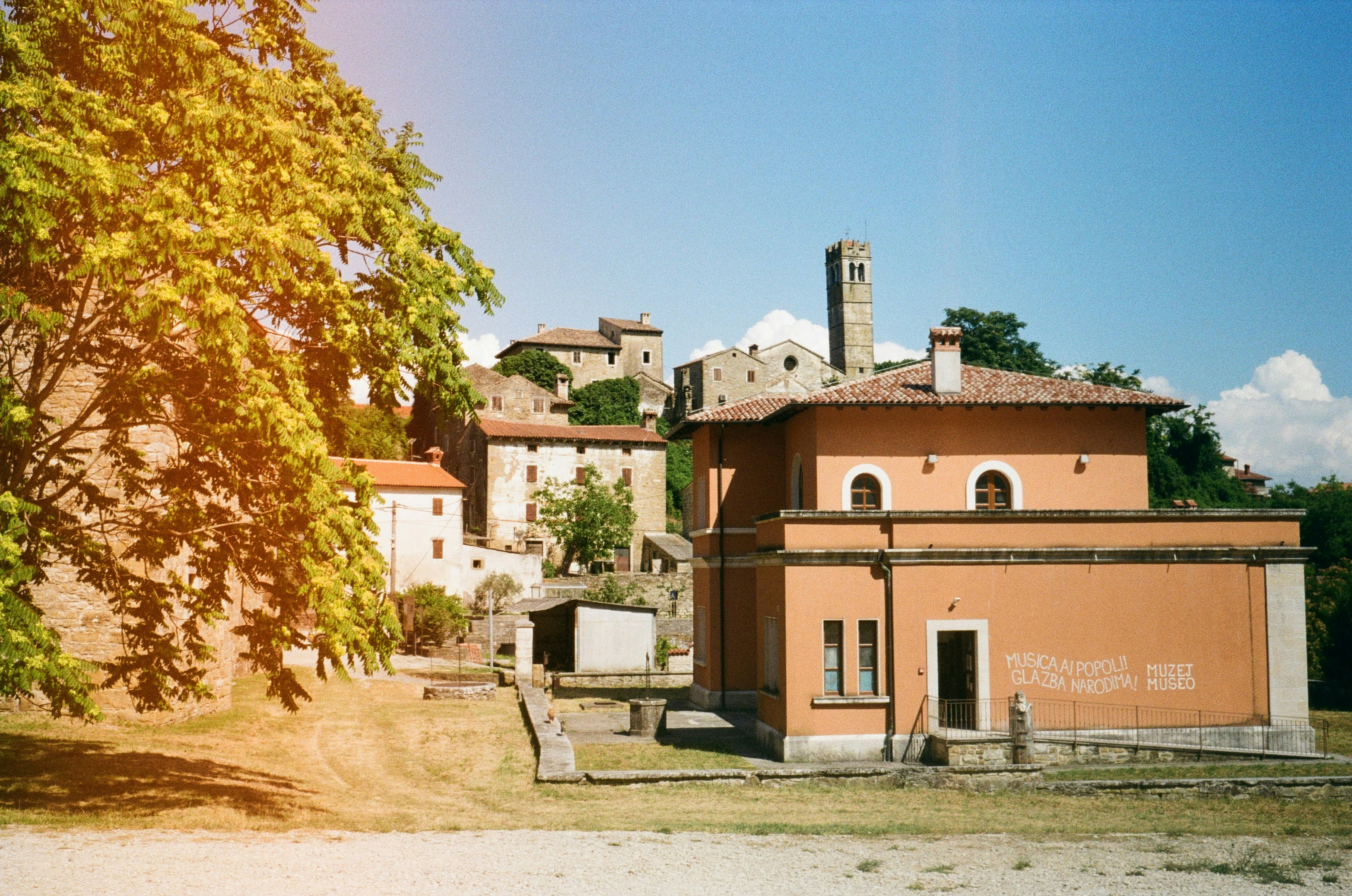 Le National — Ille-sur-Têt