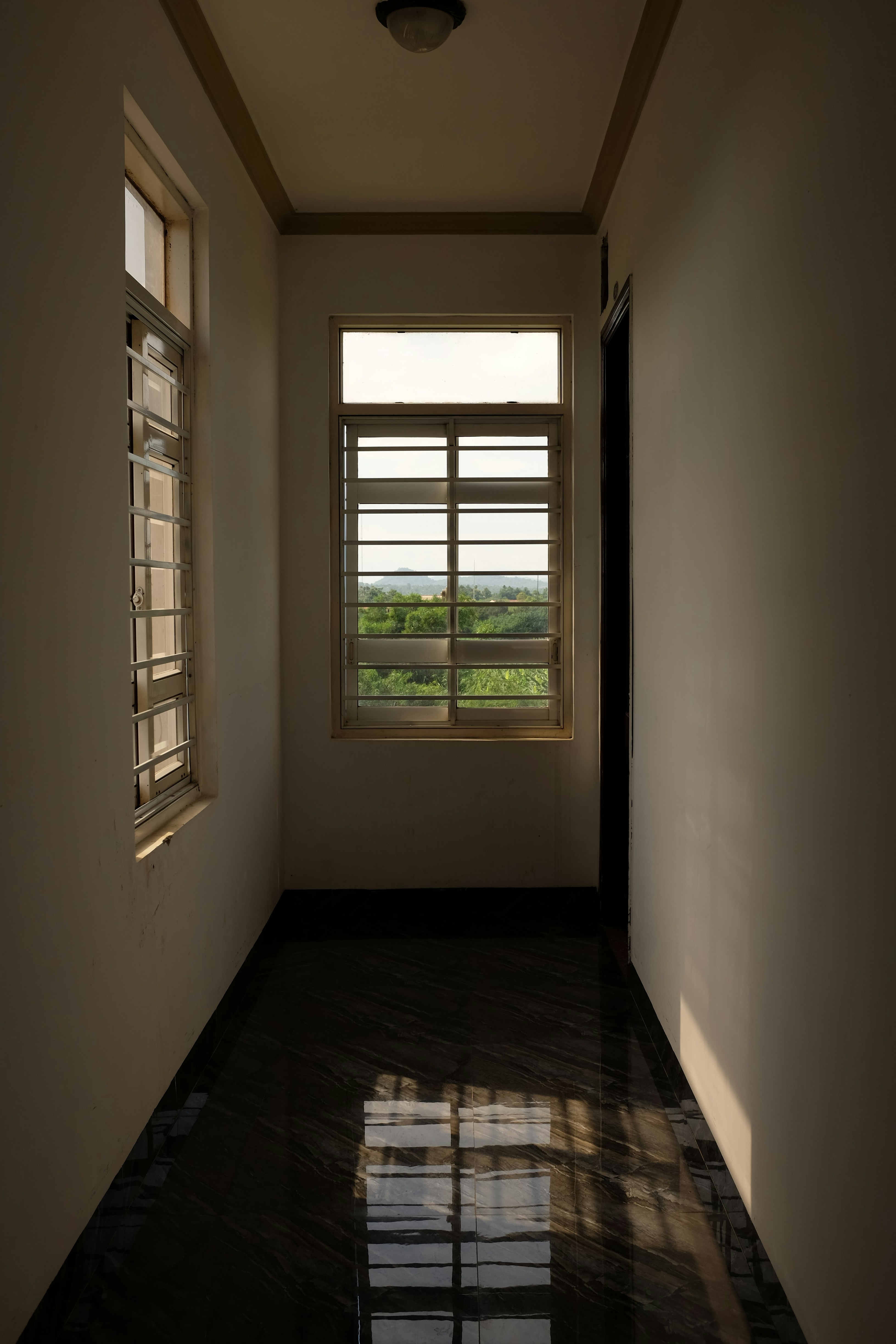 minimalist hallway interior window, wallpaper, How to Organize Hallway with Blinds: Style and Function 2