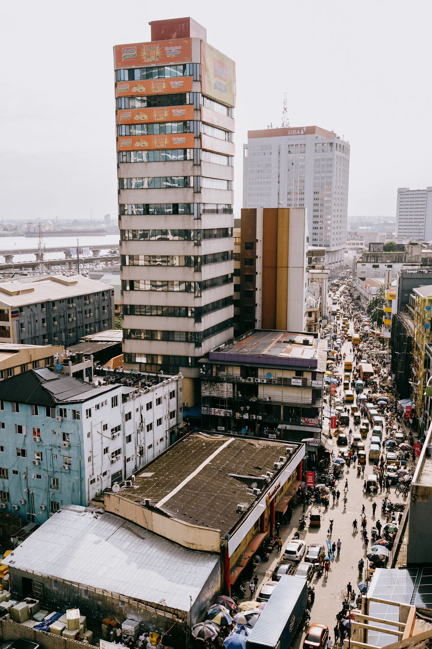 Ville africaine contemporaine vue en hauteur
