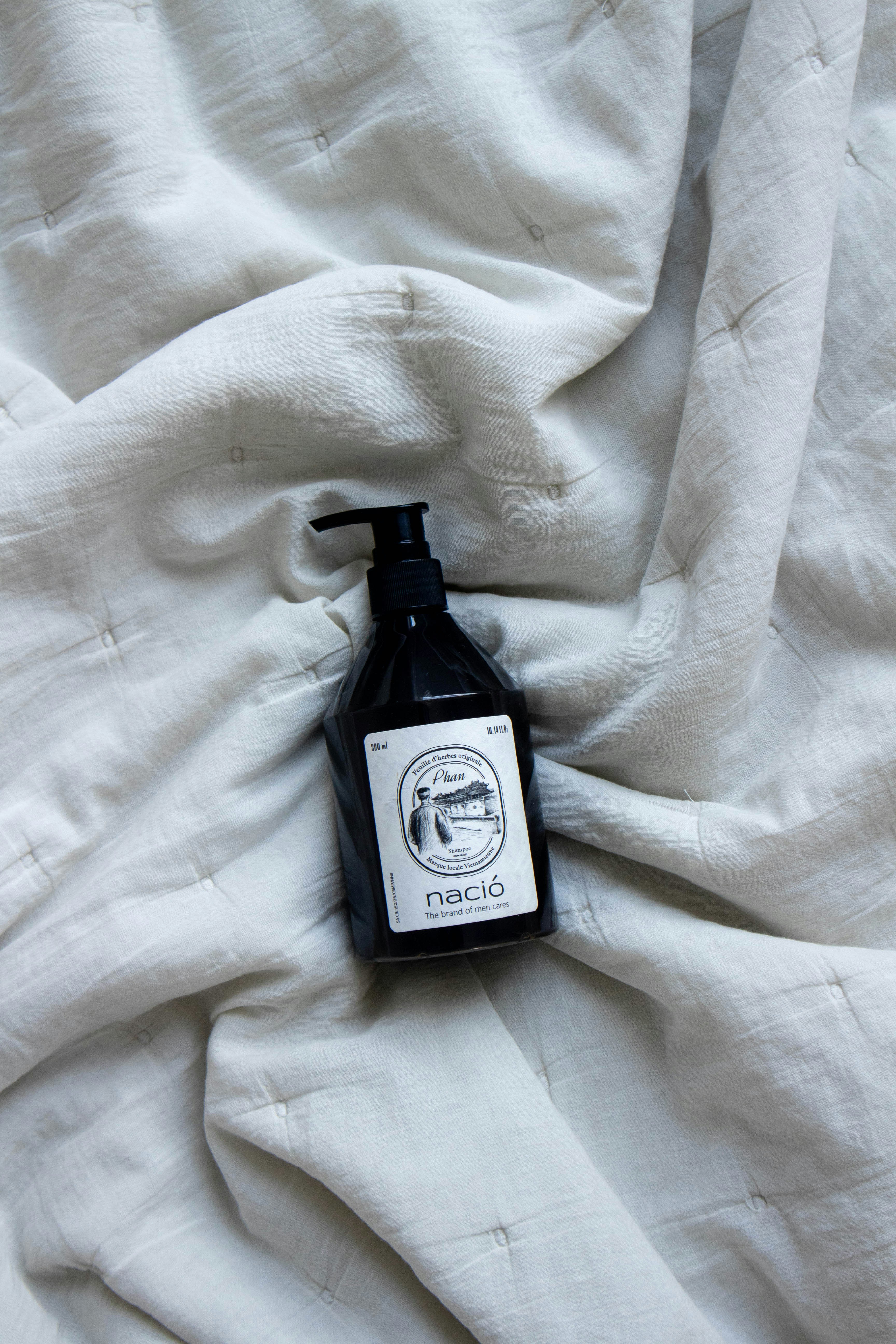 clean skincare aesthetic wallpaper, wallpaper, Safe for Chronic Acne: The Ultimate Guide to Ingredients & Care 6