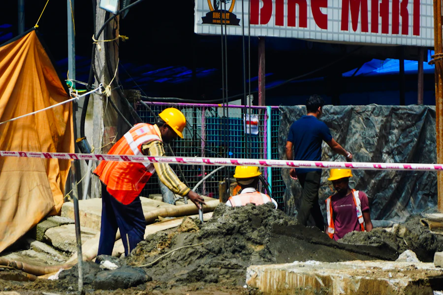 Cuadrilla trabajando en obra
