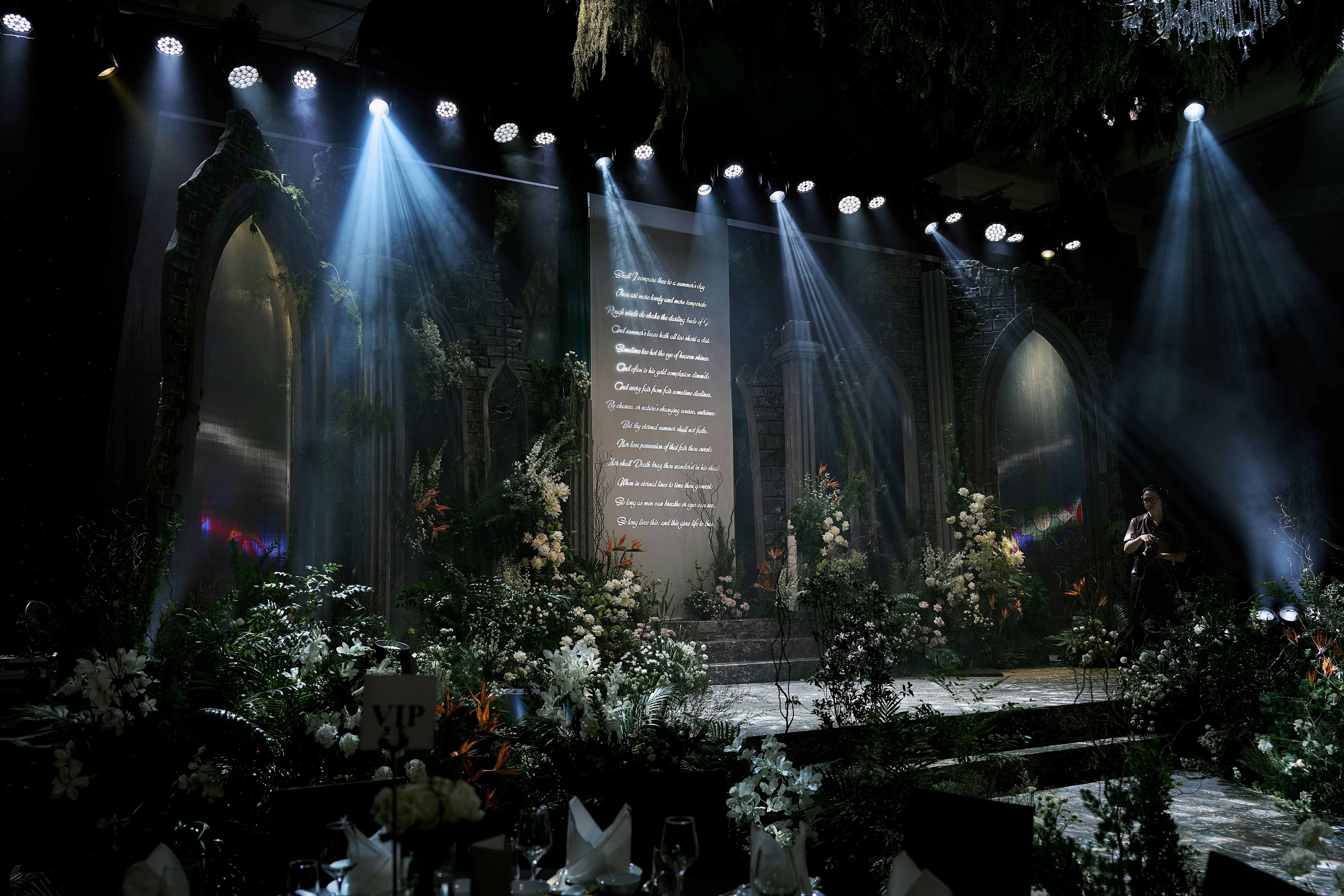 luxury wedding decor aesthetic, wallpaper, Luxury Wedding Plan: Ultimate Guide to High-End Events 5