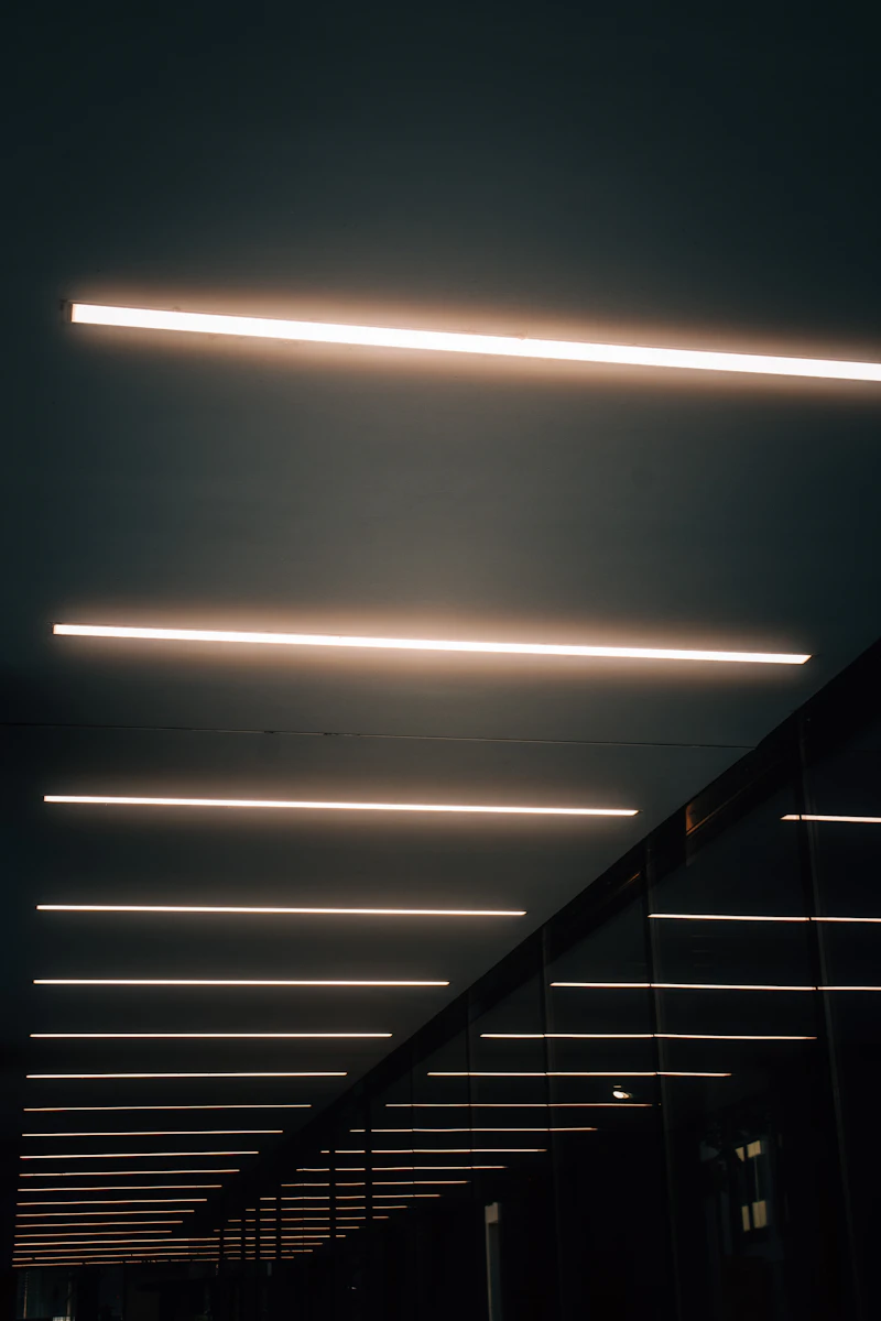 Recessed Linear Magnetic Track Ceiling with Shadow Gap