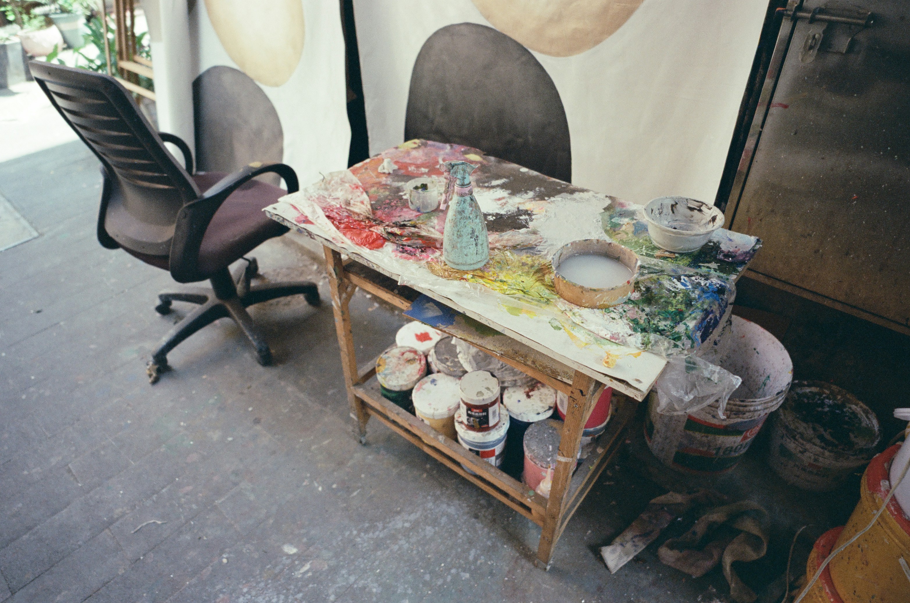 creative studio workspace, wallpaper, Ideas for Art and Craft: Creative Projects for Every Skill Level 2