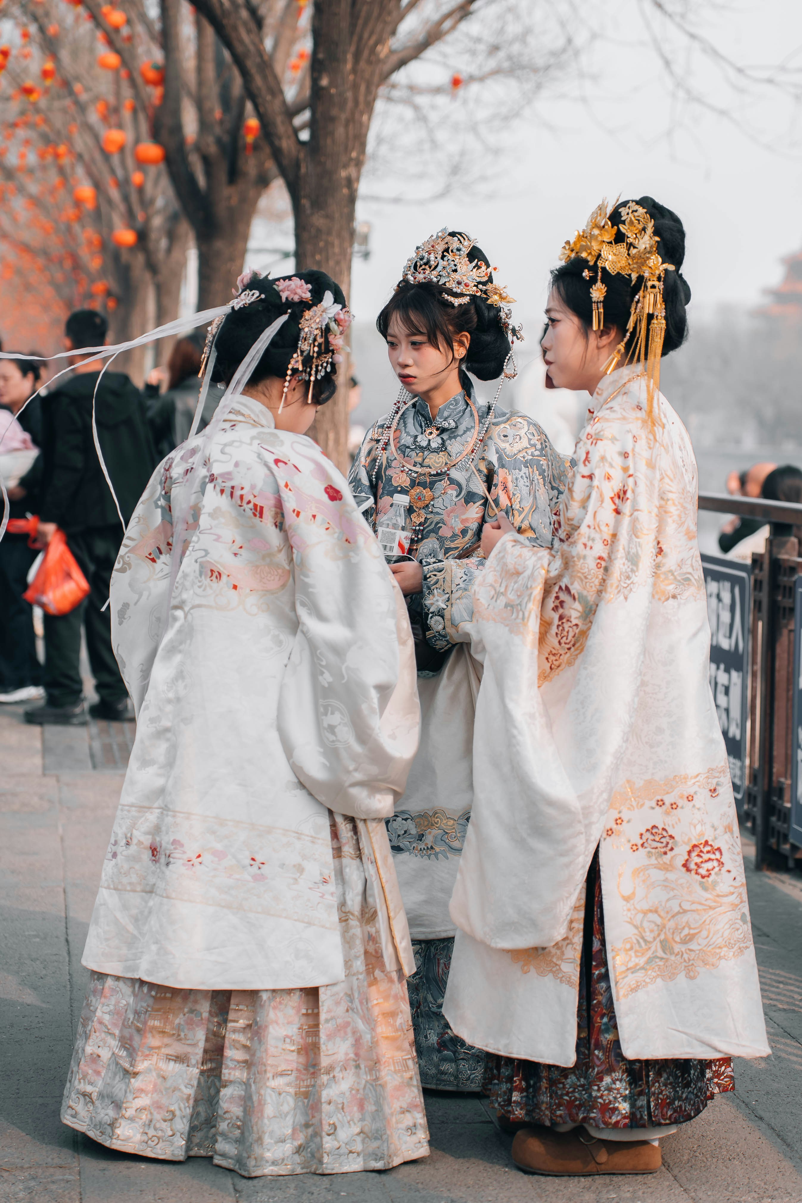 Ming Dynasty traditional clothing
