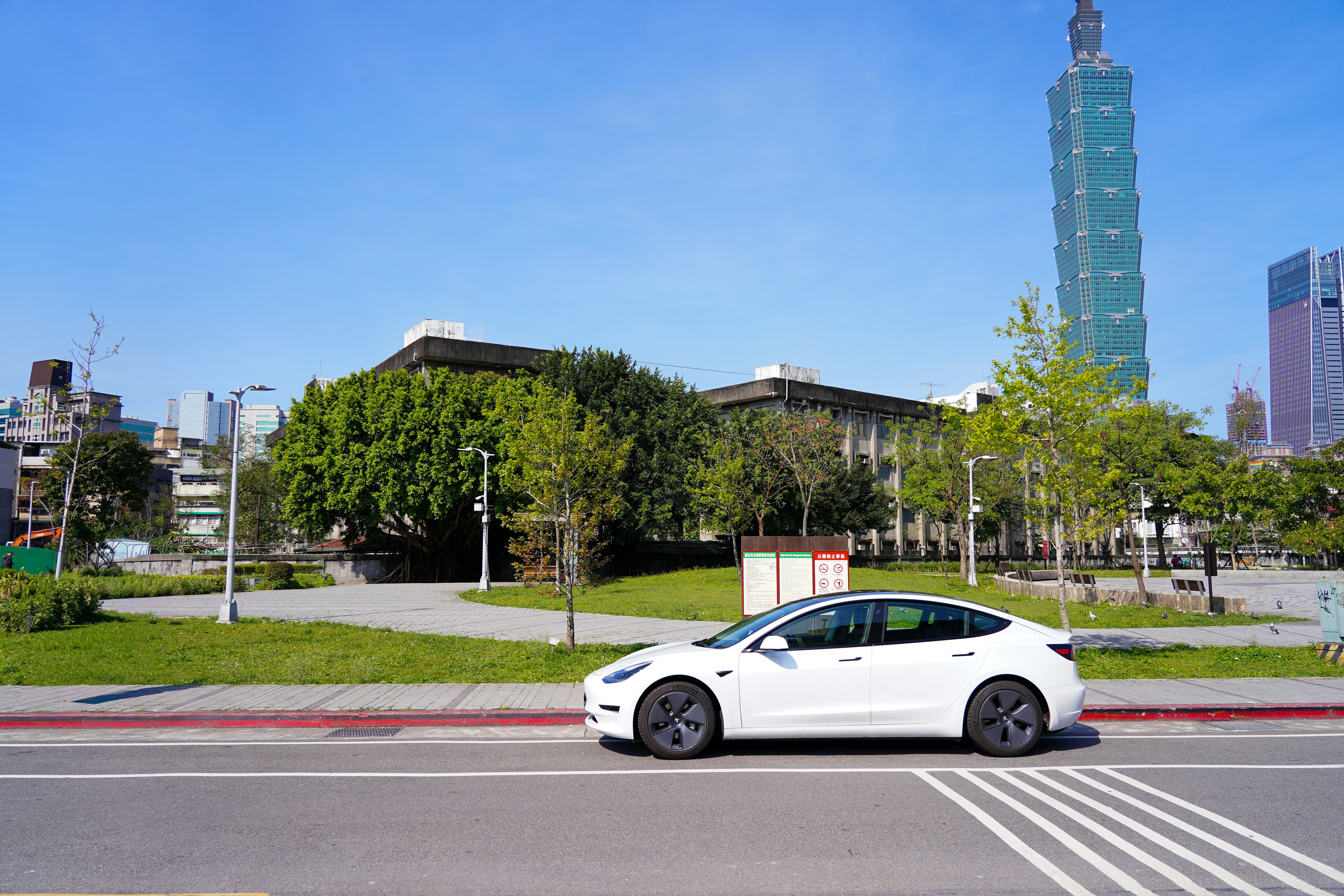 Tesla robotaxi routing problems