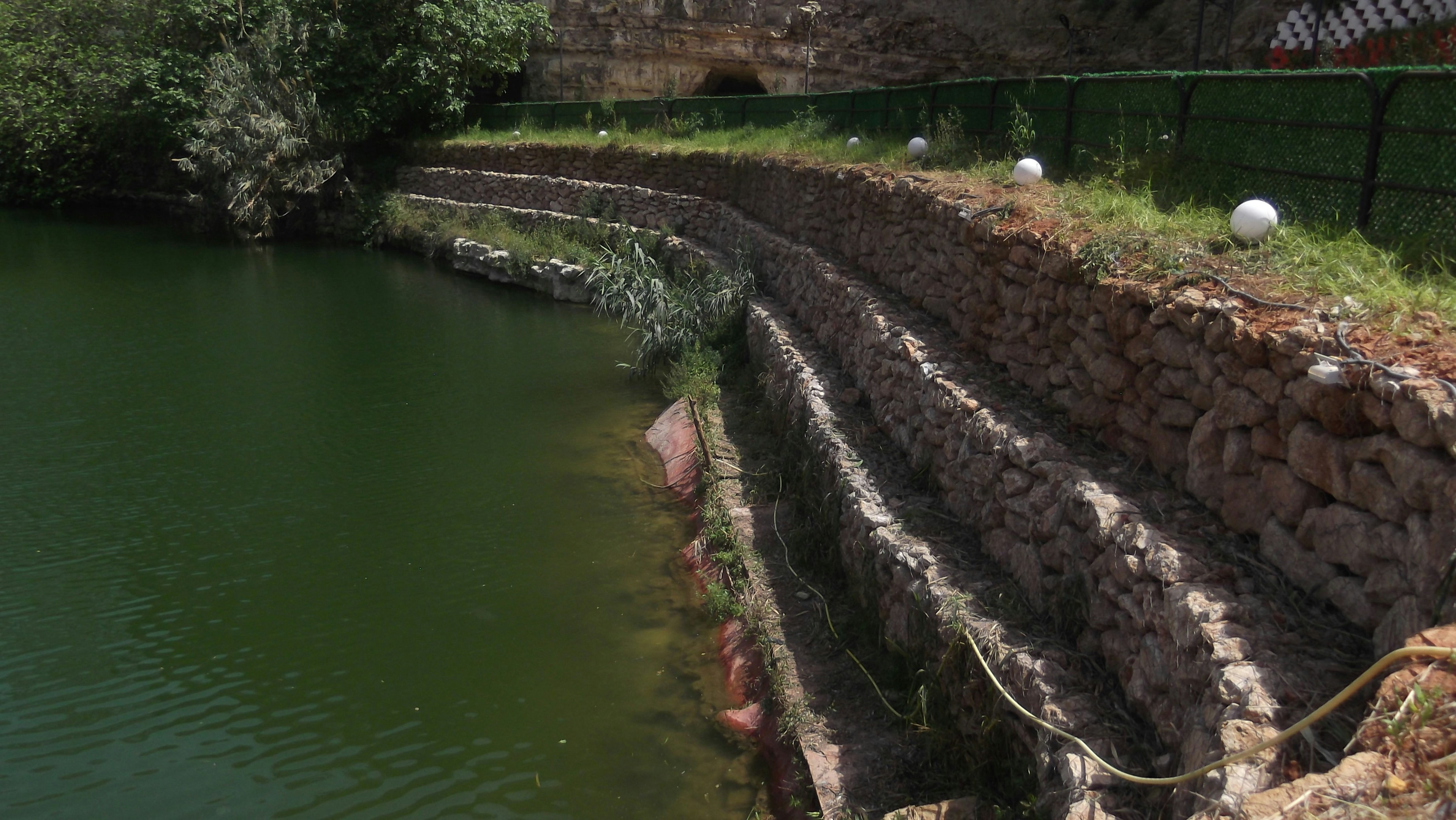 Terraced stone retaining wall