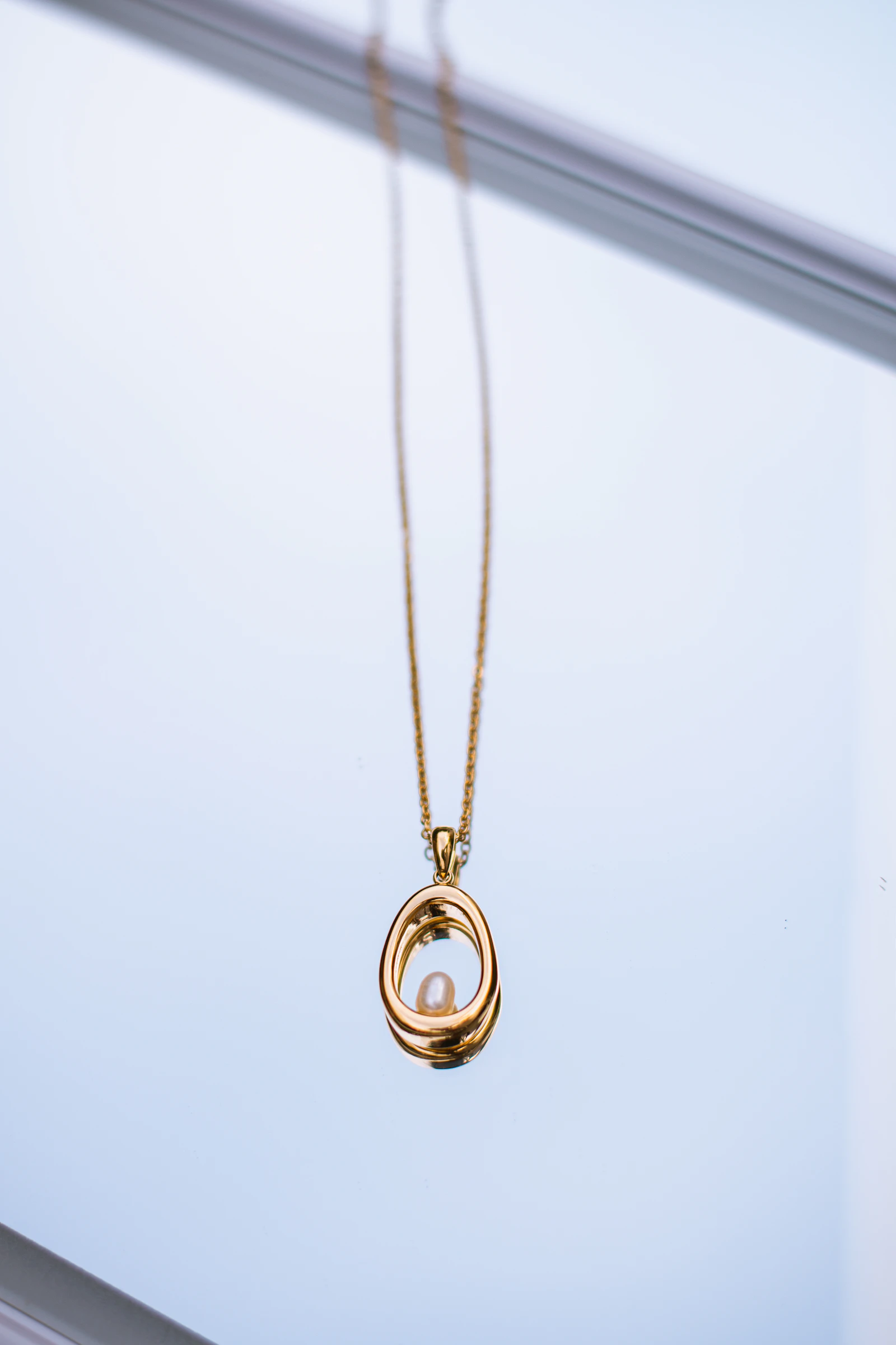 South Sea pearl, golden, round