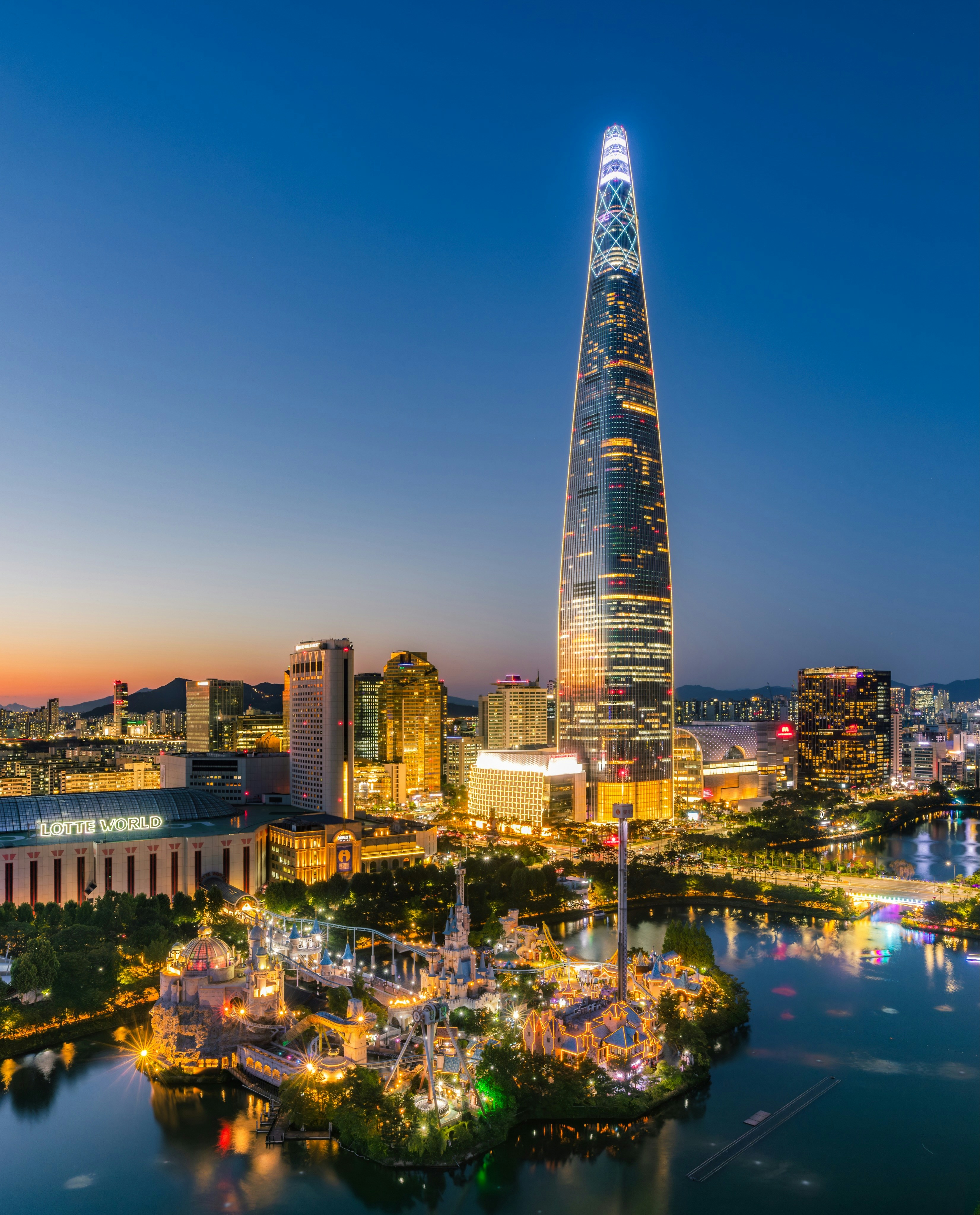 Lotte World Seoul family entertainment for children Photo from Unsplash