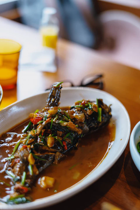 Cá nục kho cà chua
