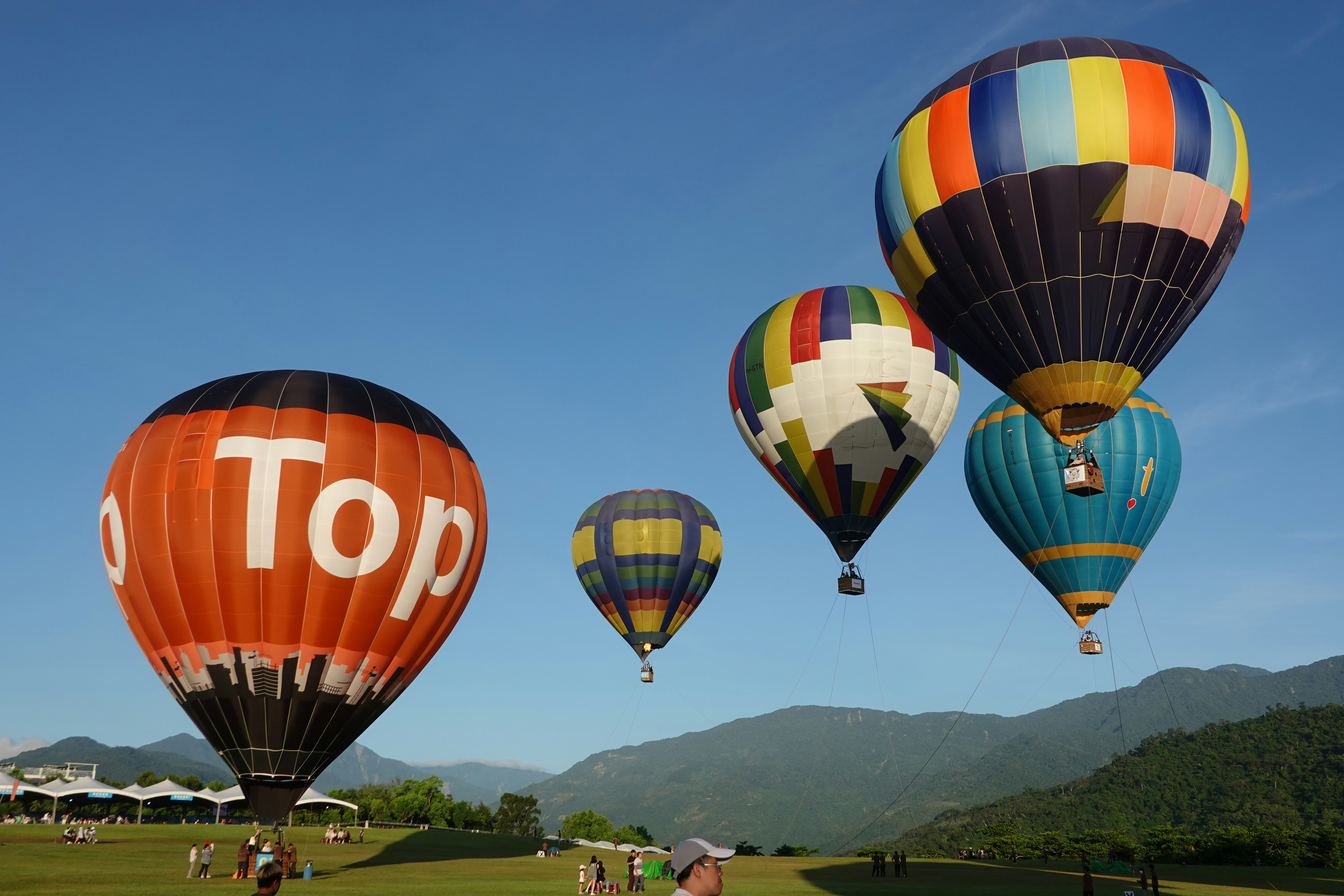 hot air balloon basket