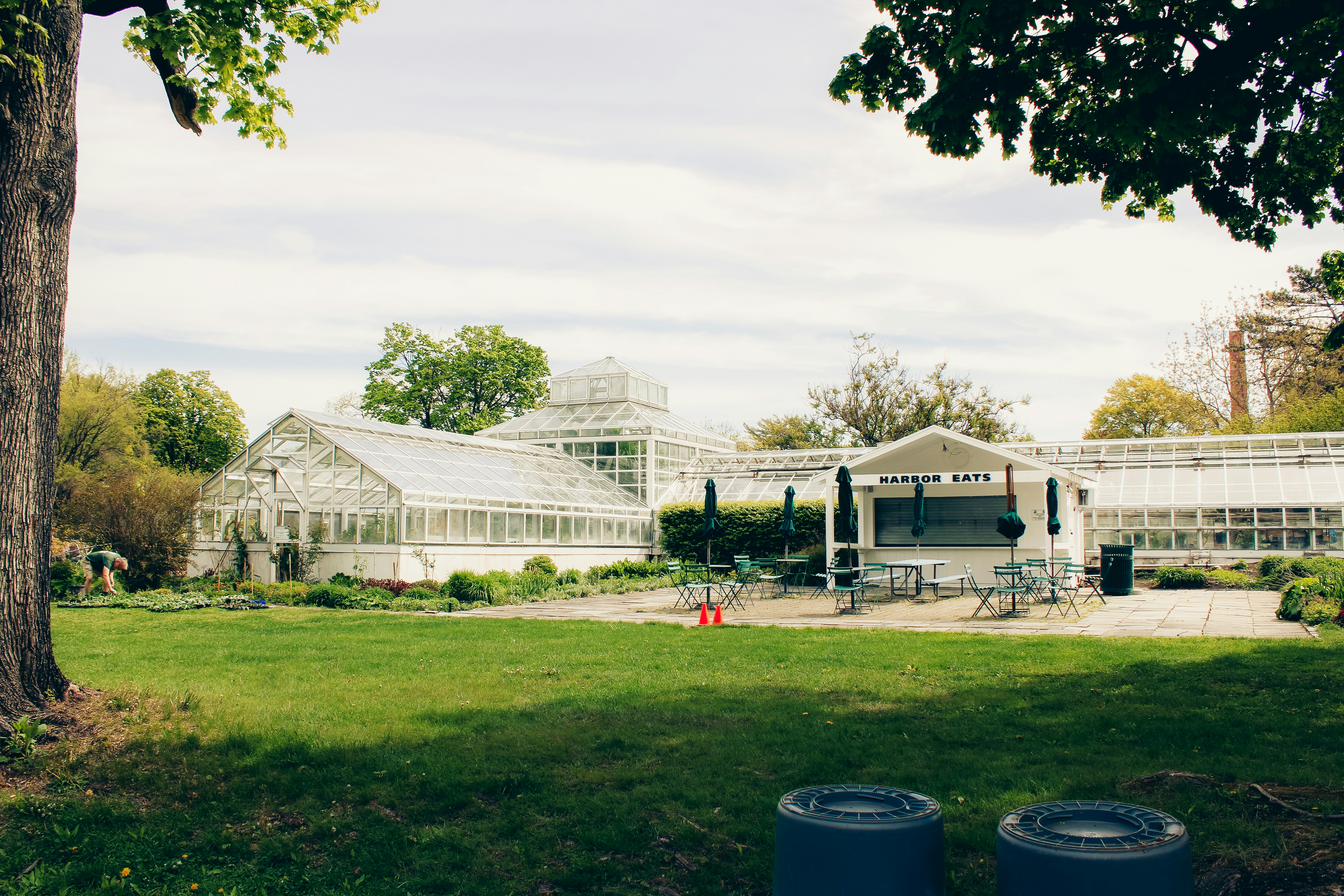 dining greenhouse untuk outdoor rooms yang nyaman dan terang