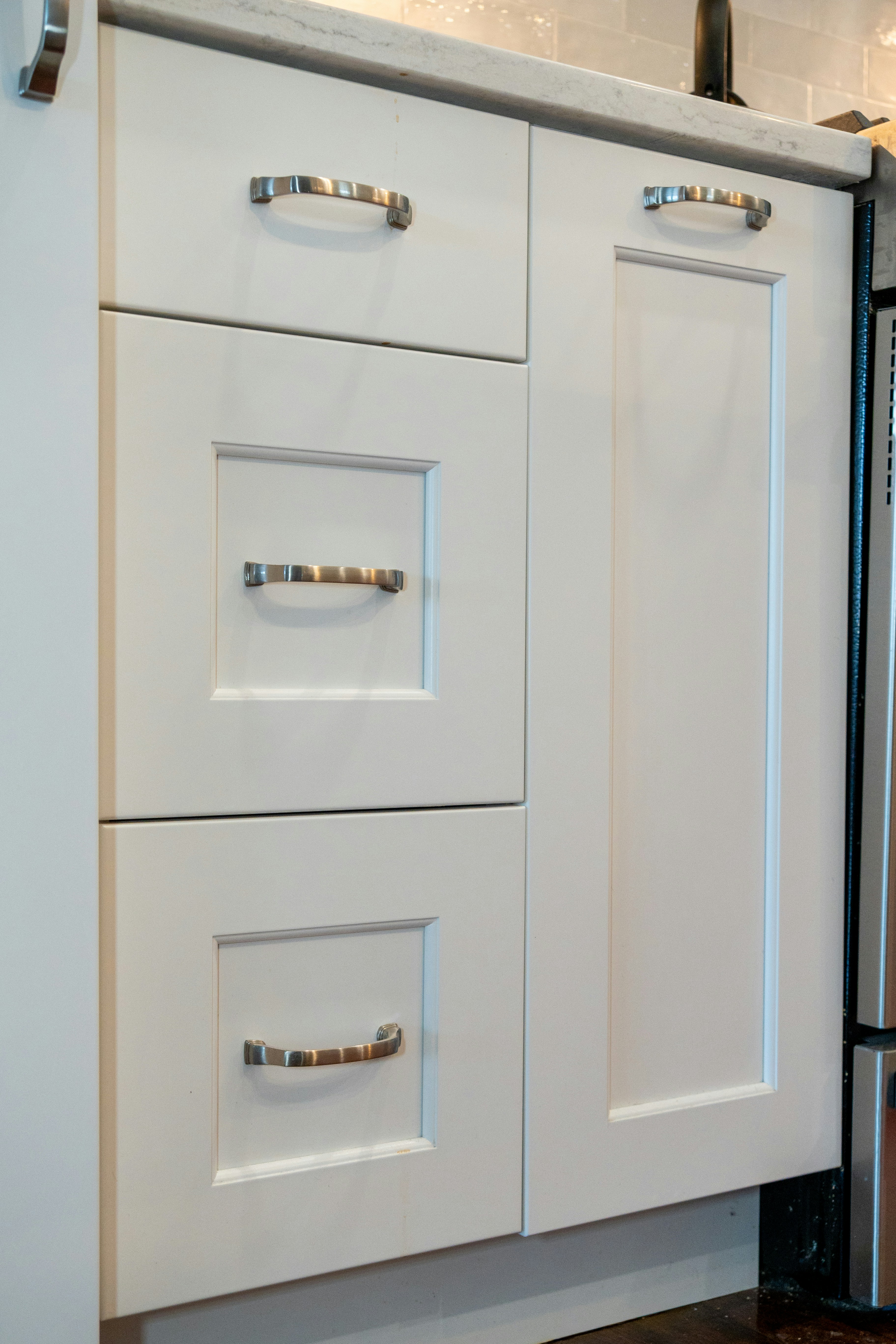 modern kitchen hardware detail, wallpaper, Cabinet Hardware Guide: Elevate Your Kitchen Design 4